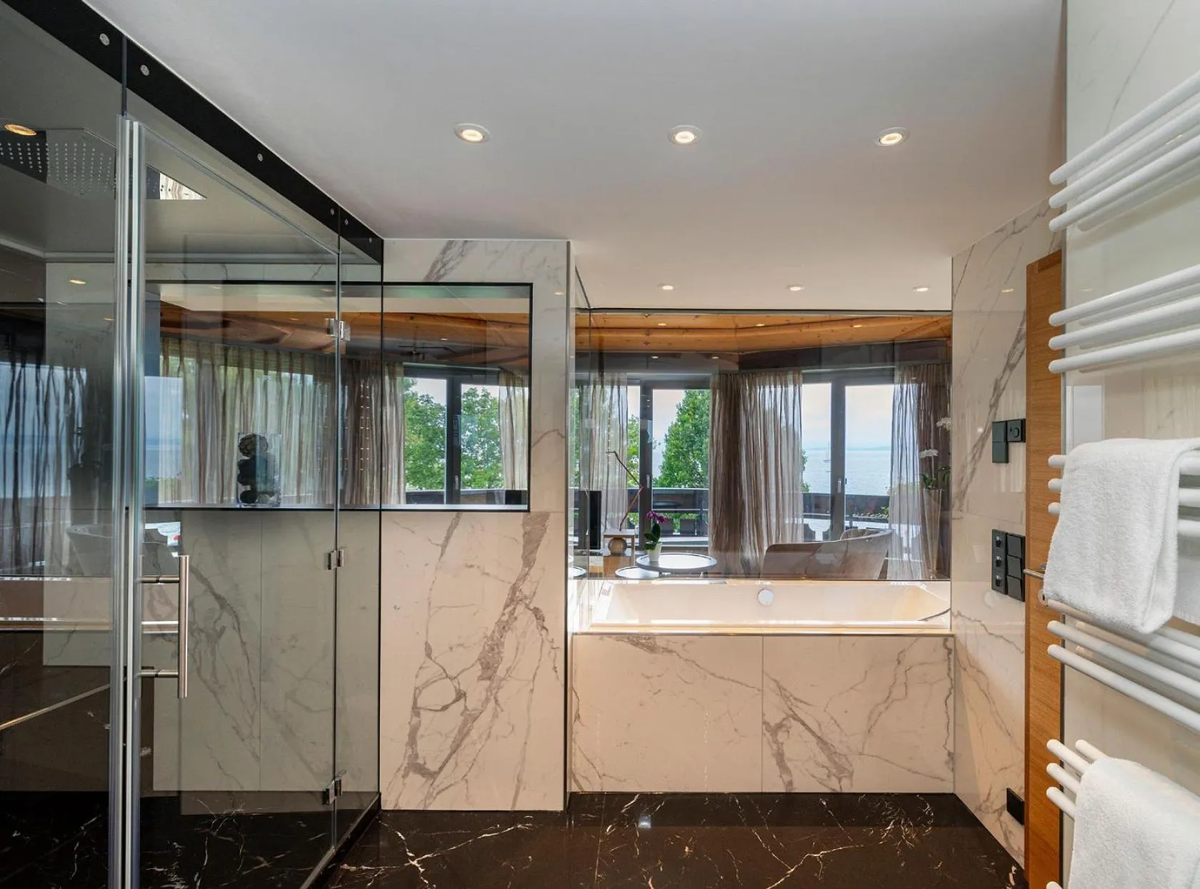 Bathroom in Hotel Heinzler am See