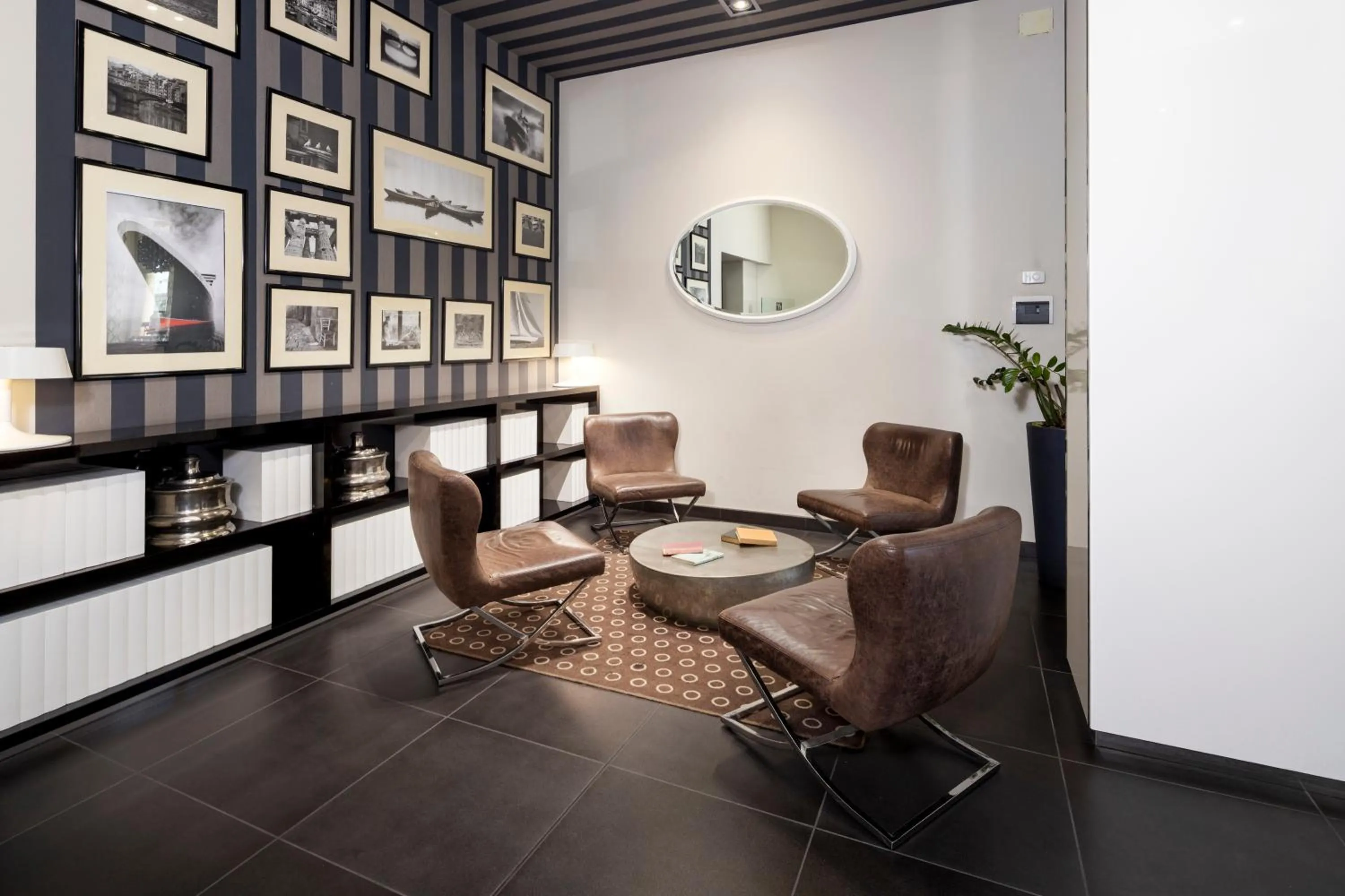 Lobby or reception in Holiday Inn Genoa City by IHG