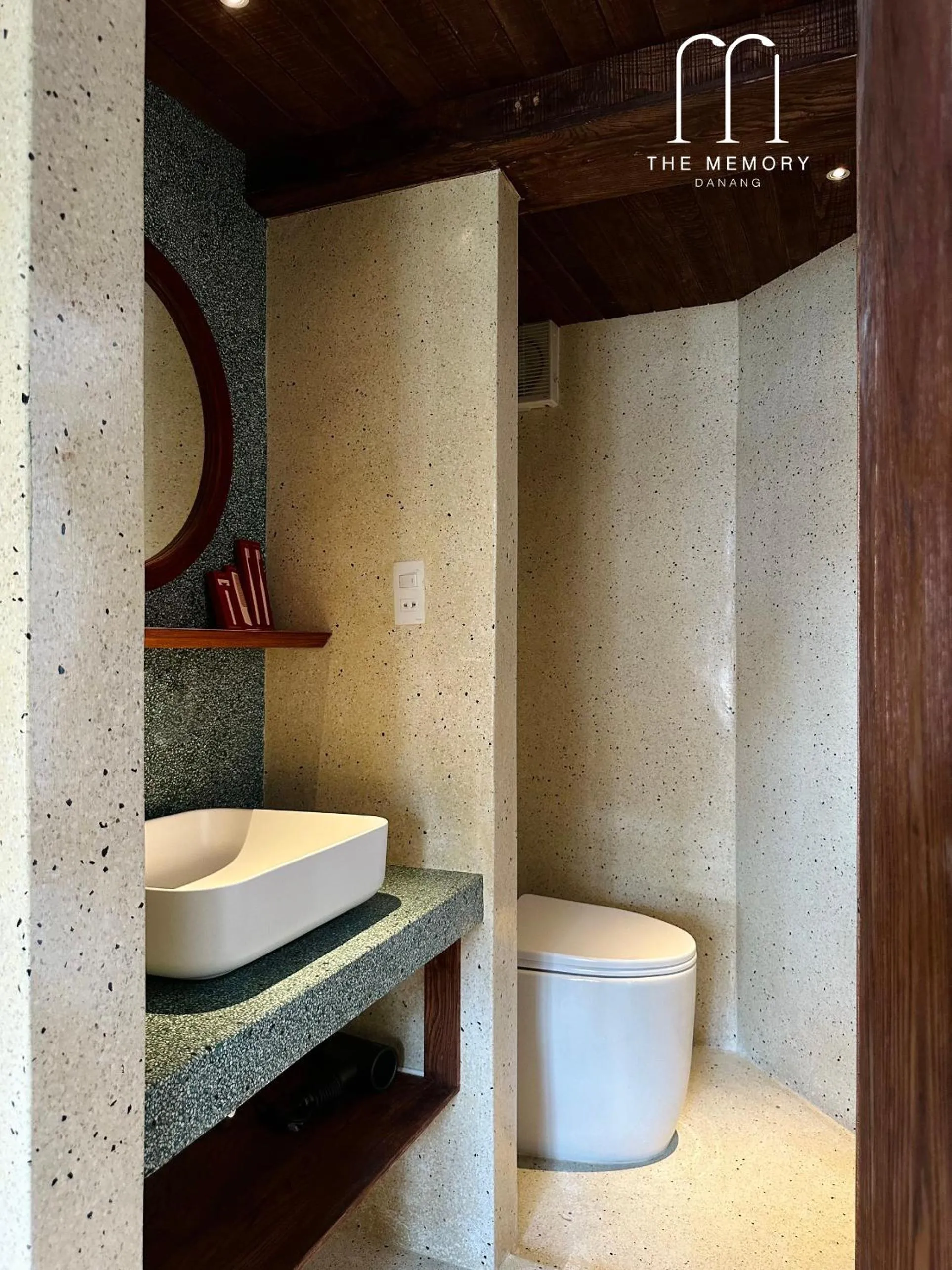 Toilet in The Memory - Danang