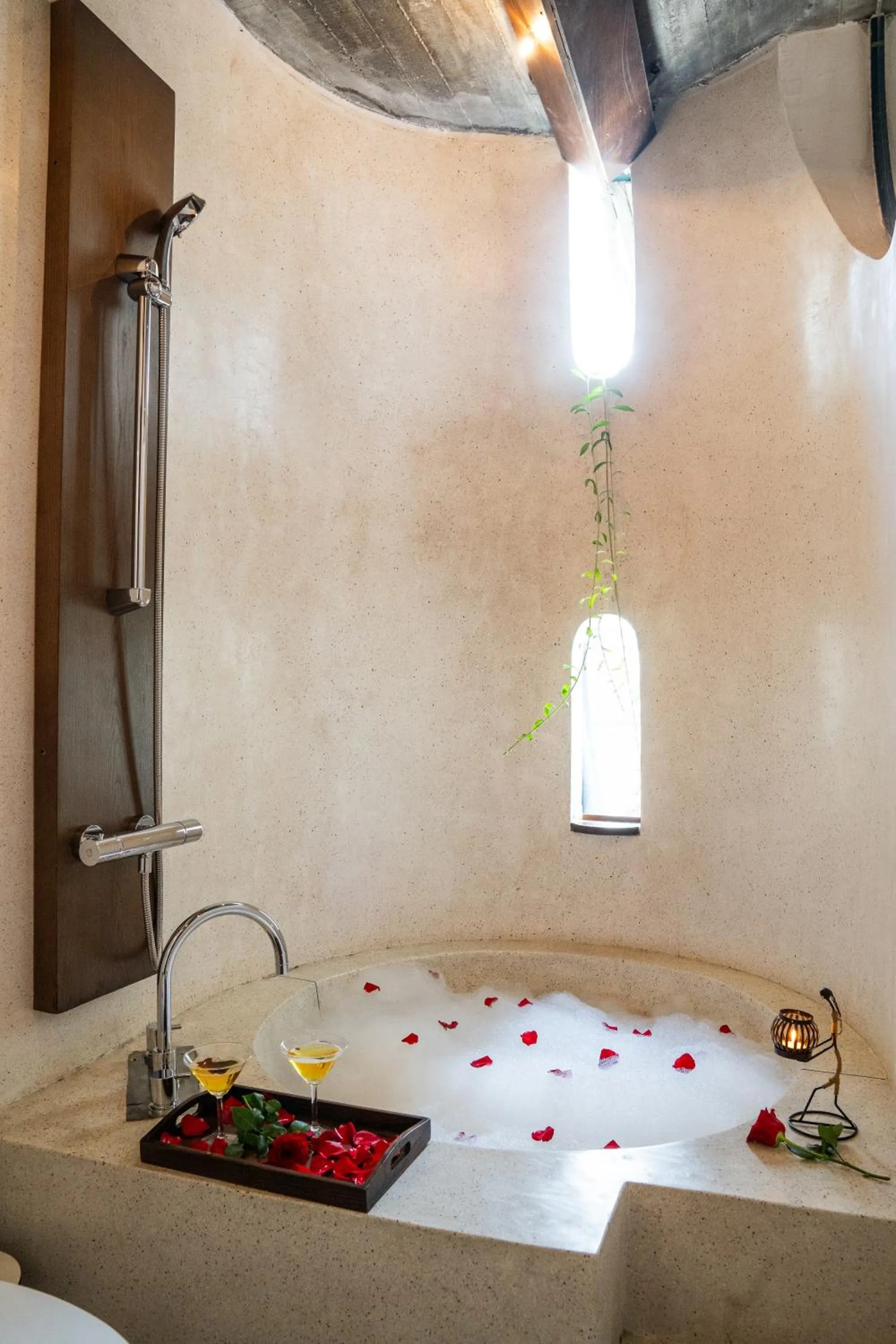 Hot Tub in The Memory - Danang