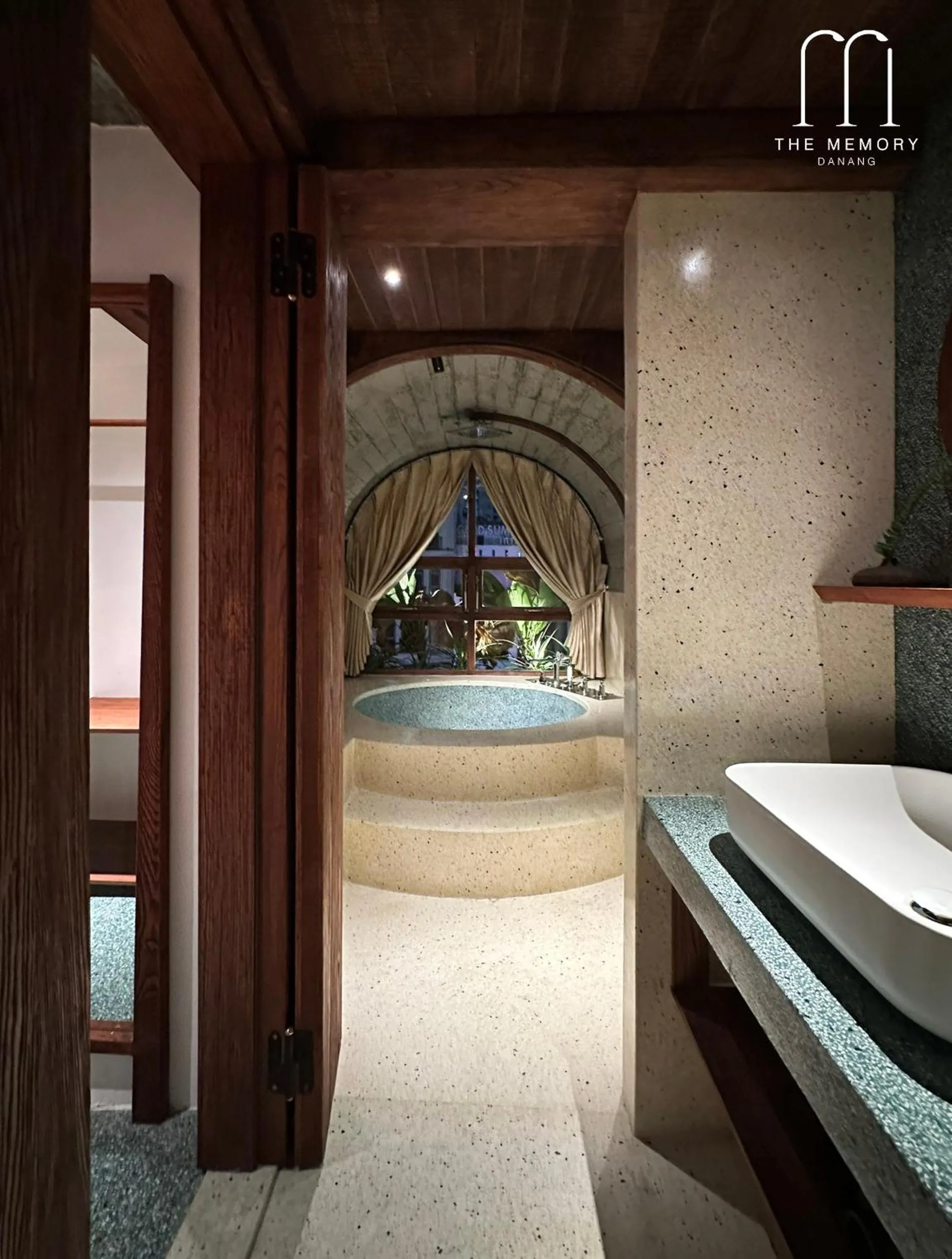 Hot Tub in The Memory - Danang