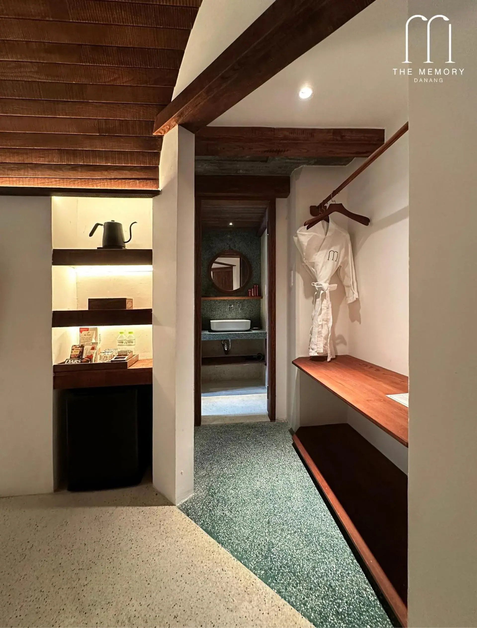 Shower, Bed in The Memory - Danang Shower, Bed in The Memory - Danang