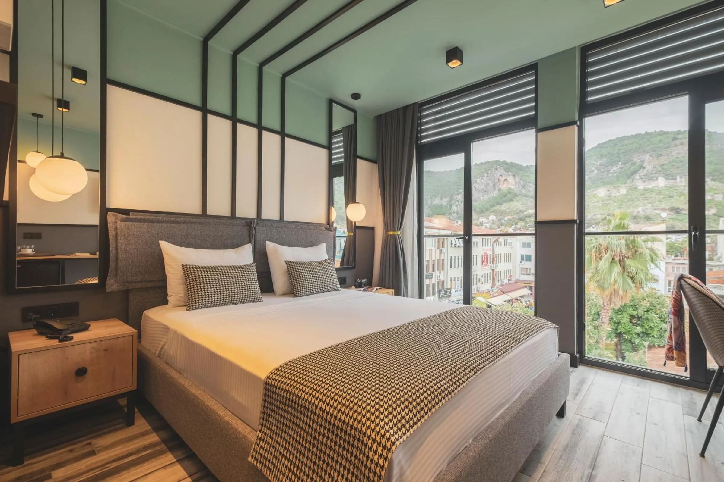 Bed in City Life Demir Hotel