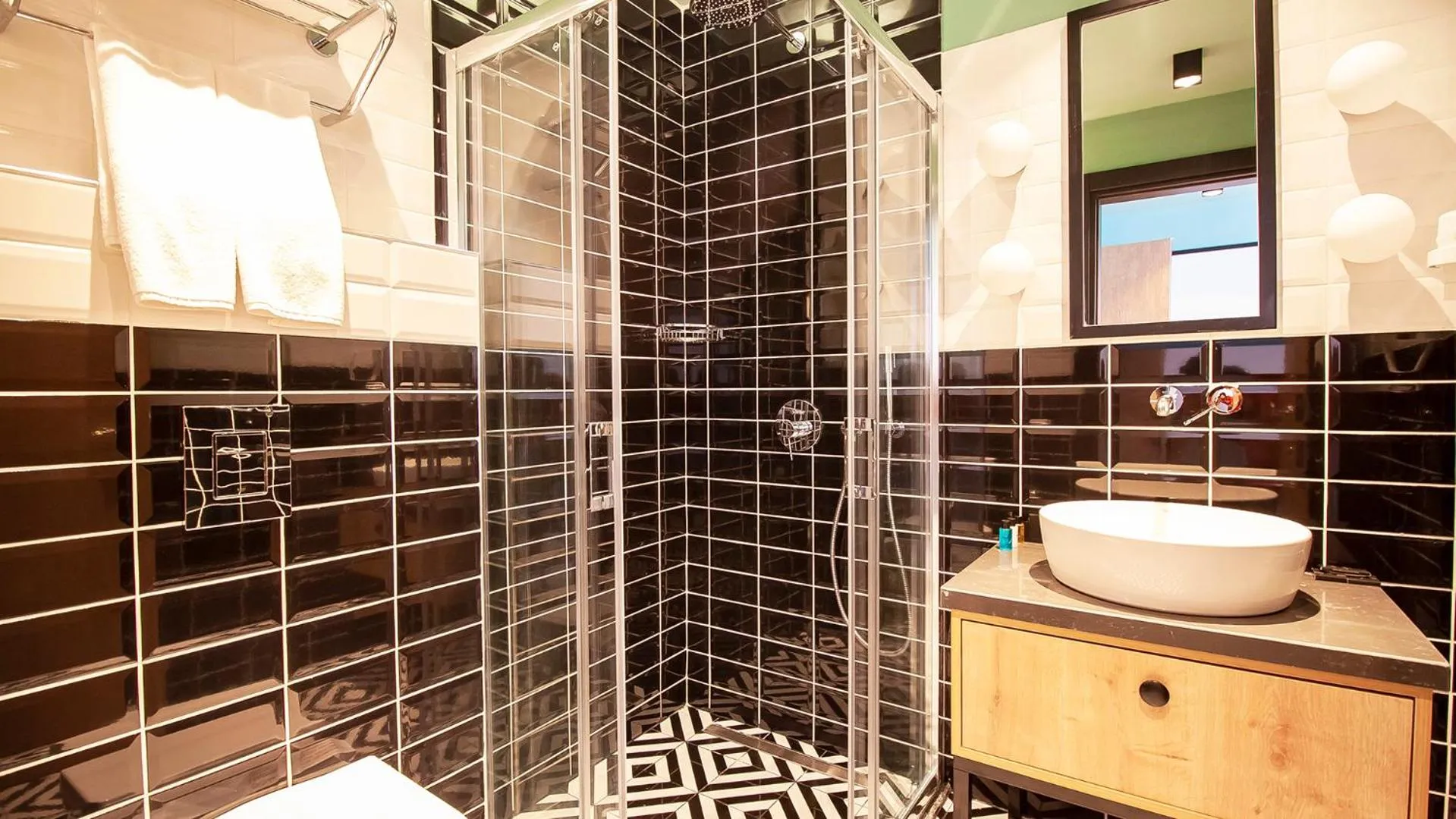 Shower in City Life Demir Hotel