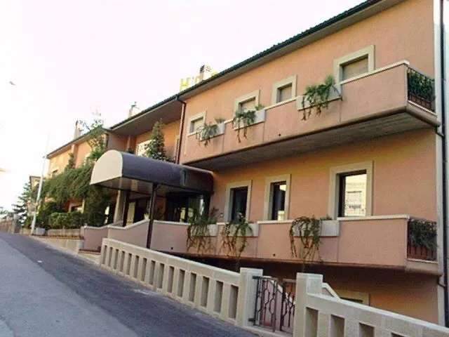 Property building in Hotel Quercia Antica