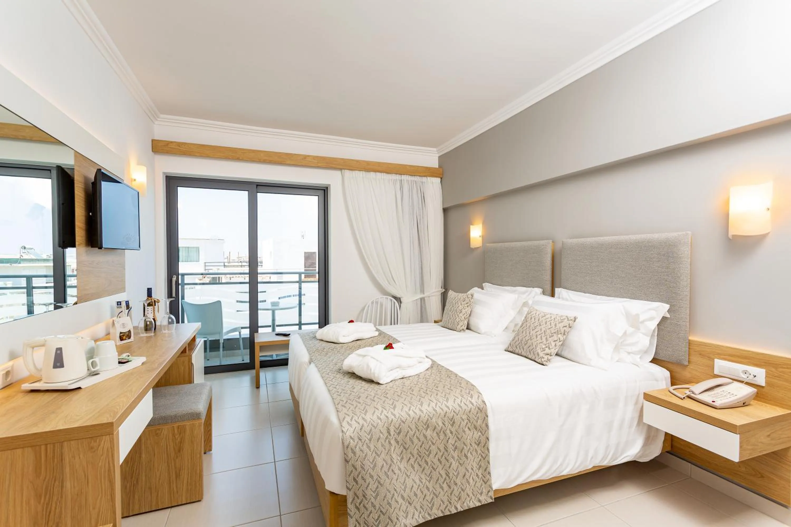 Photo of the whole room, Bed in Rhodos Horizon City-Adults Only