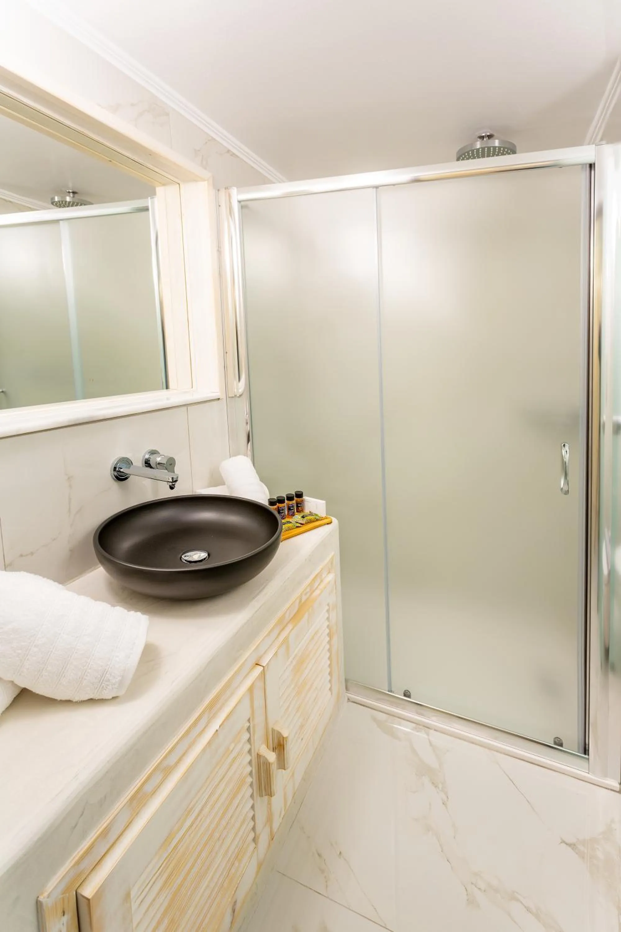 Shower in Rhodos Horizon City-Adults Only