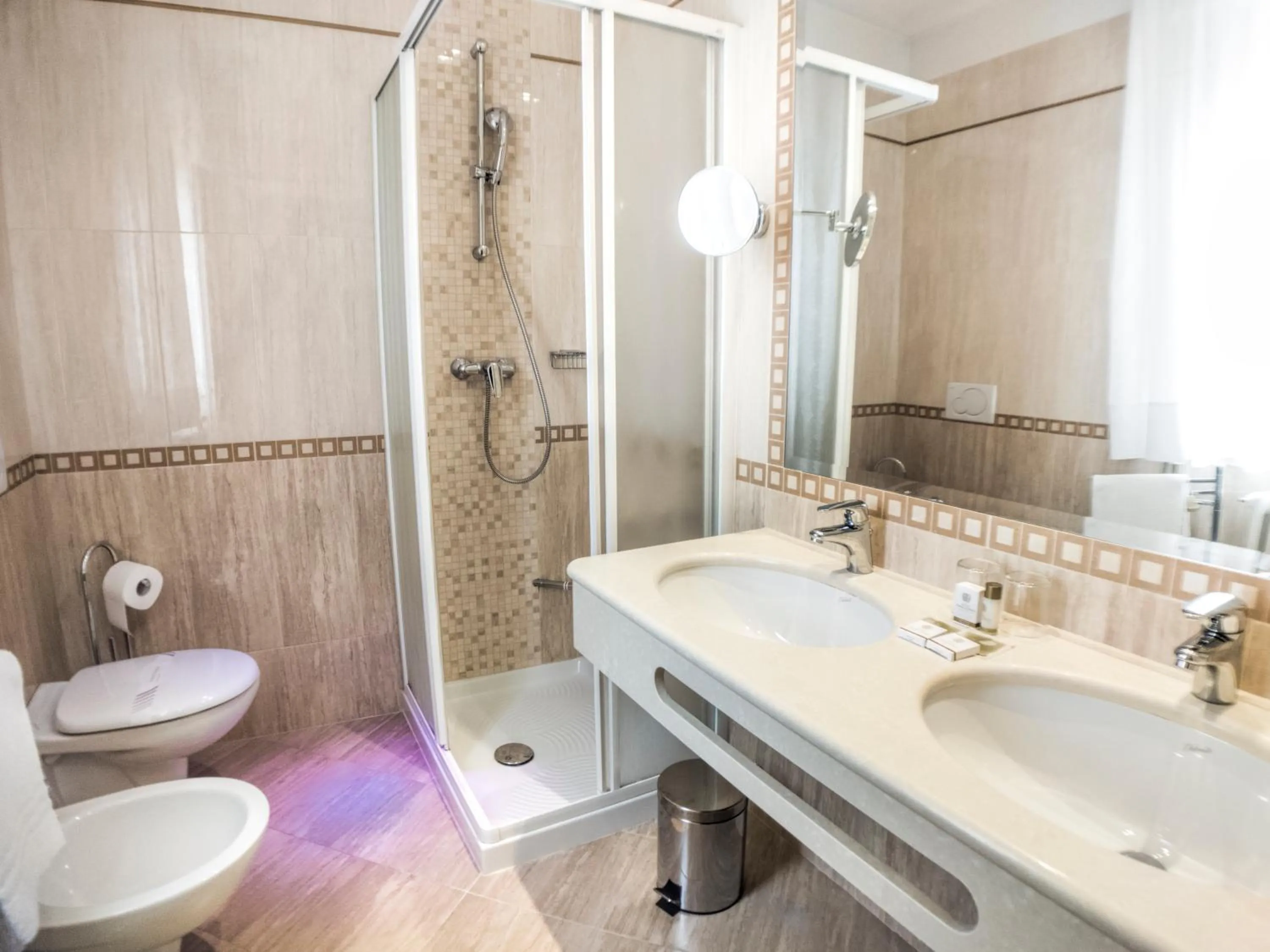 Toilet in Hotel Aurora Terme