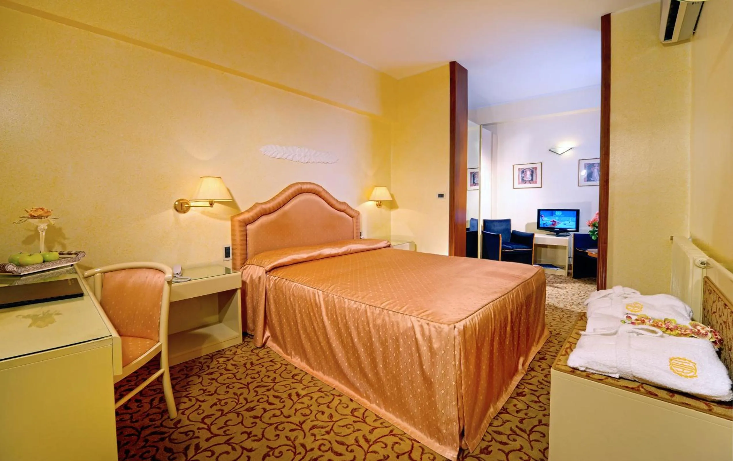 Bed in Hotel Aurora Terme