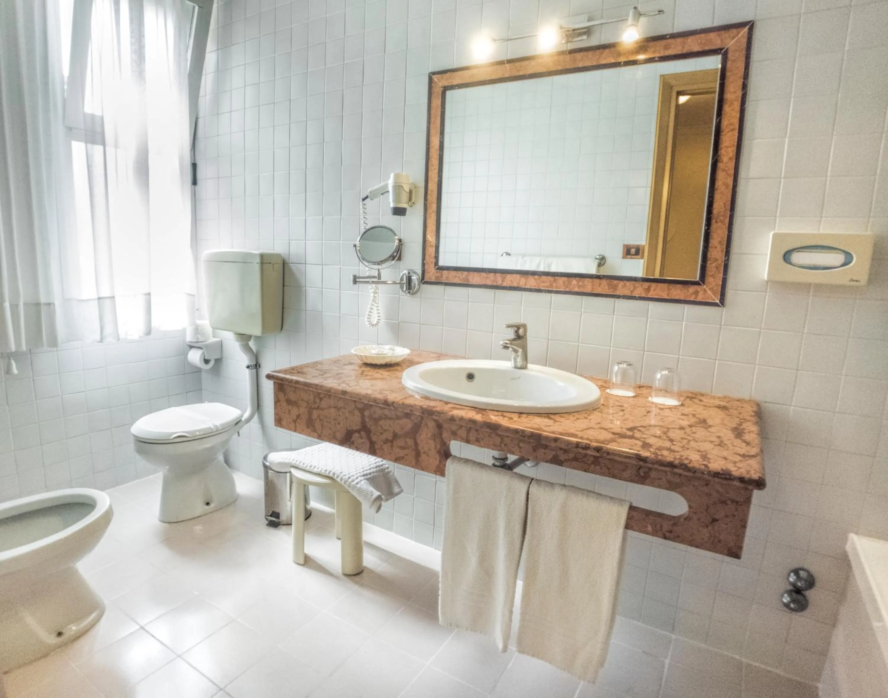 Toilet in Hotel Aurora Terme