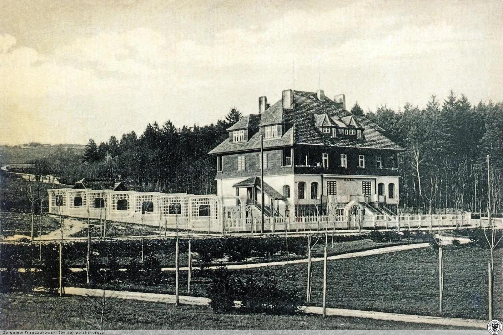 Property building in Villa Lessing