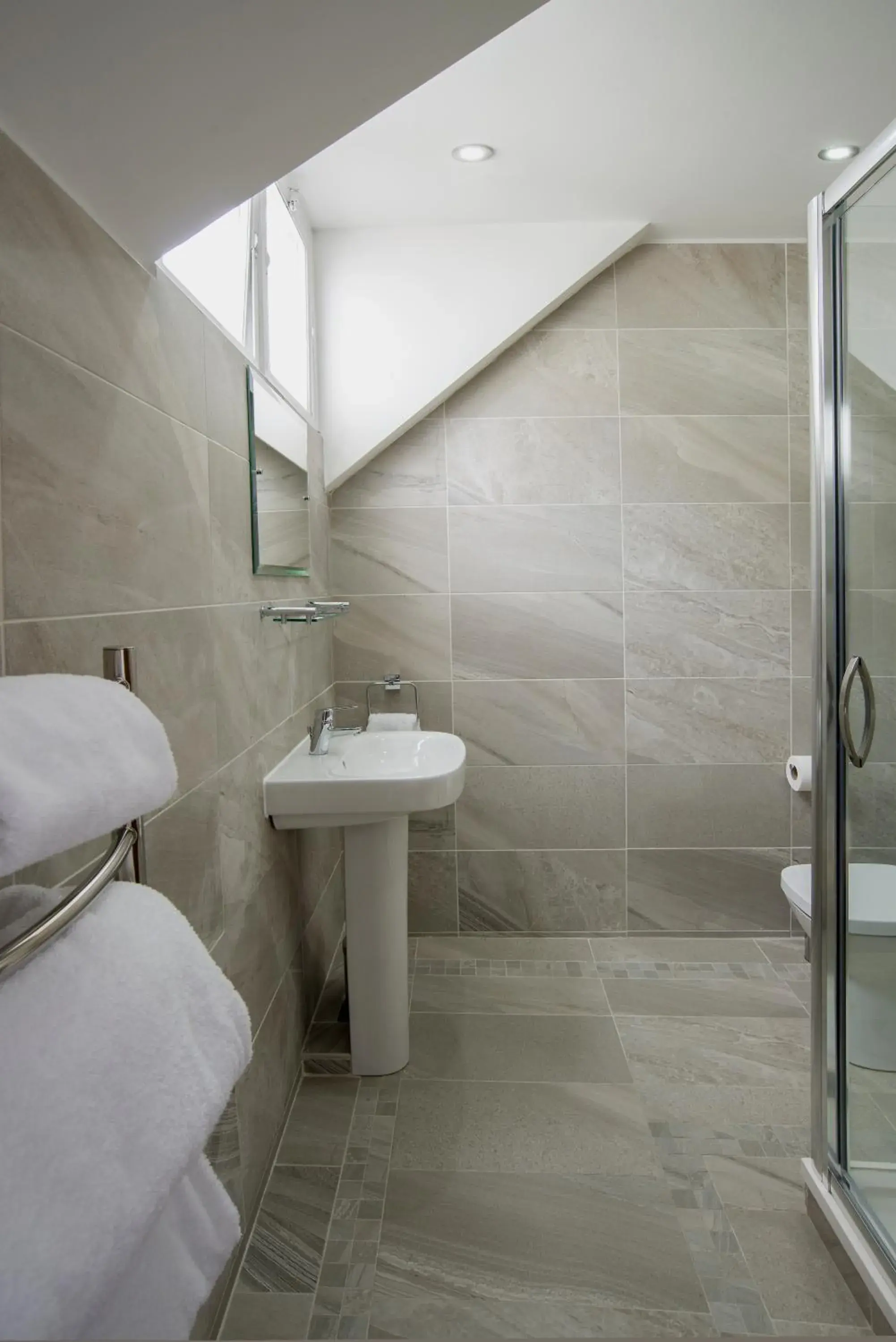 One-Bedroom Apartment in The Castle Collection - 42 Castle Street One-Bedroom Apartment in The Castle Collection - 42 Castle Street