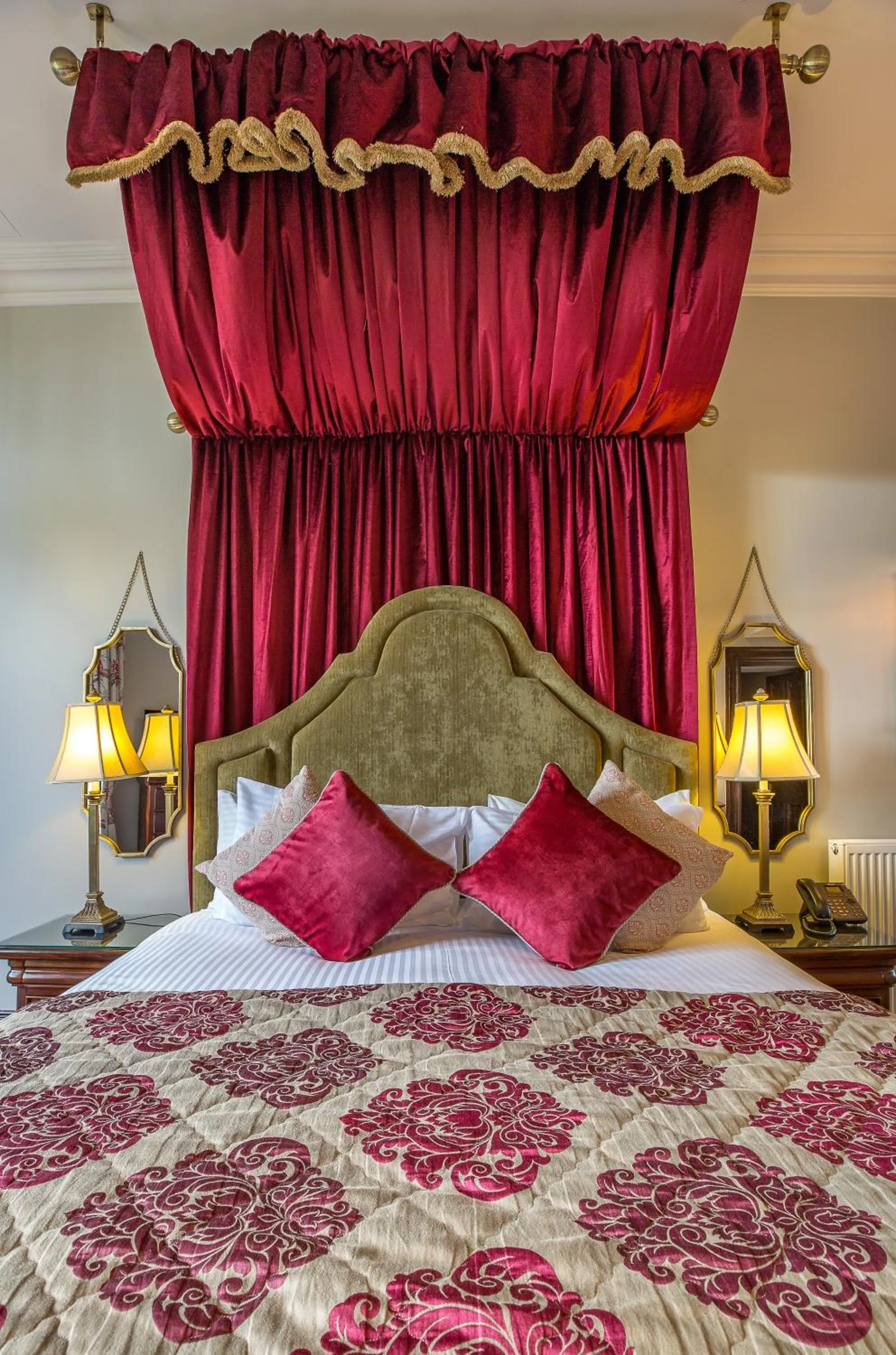 Bed in Markree Castle