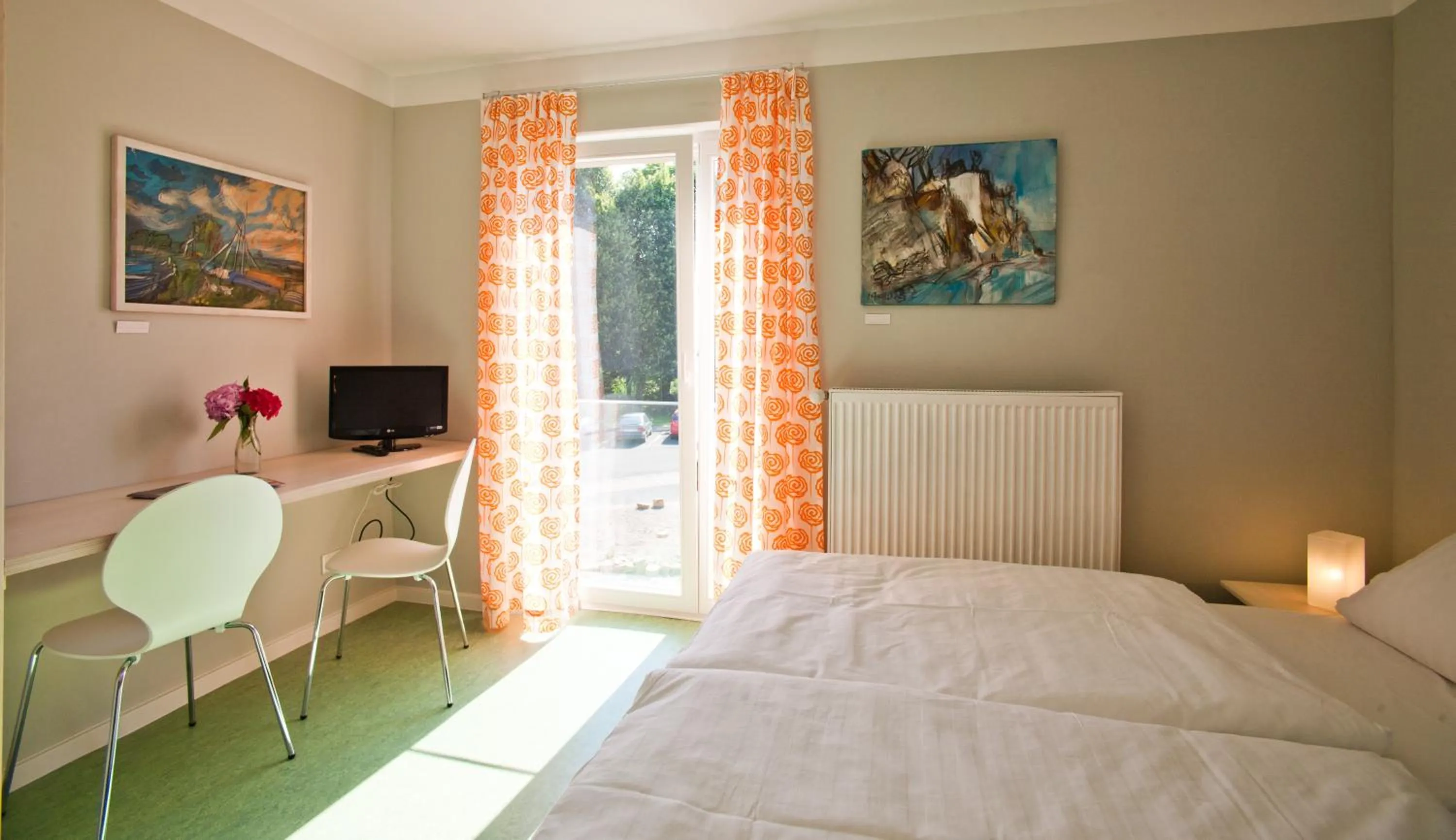 Seating area, Bed in veloInn Hotel Bad Berka im Weimarer Land