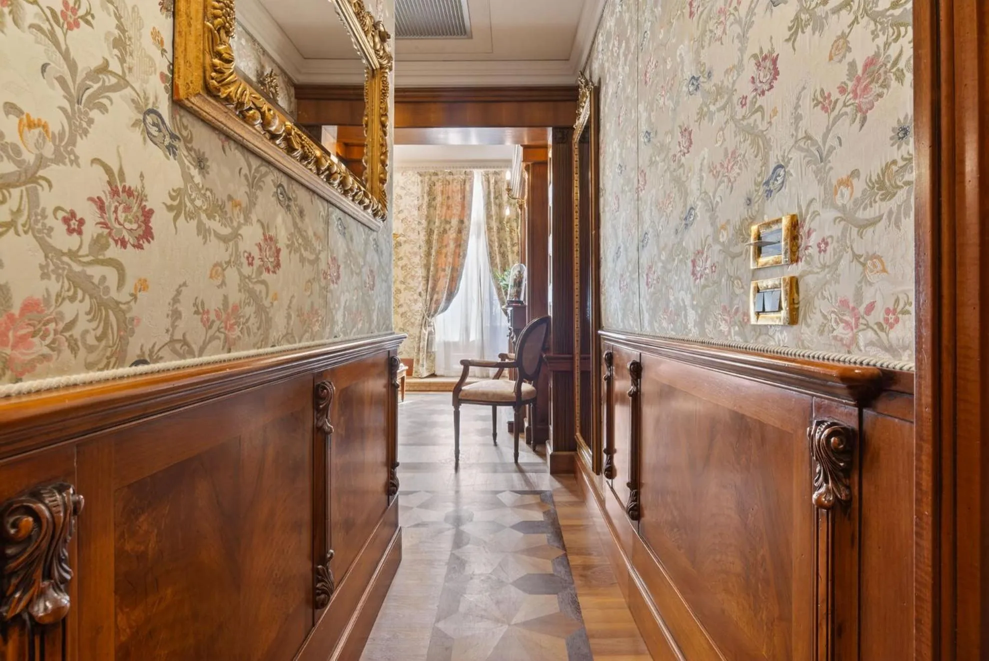 Bedroom in Bellevue Luxury Rooms - San Marco Luxury