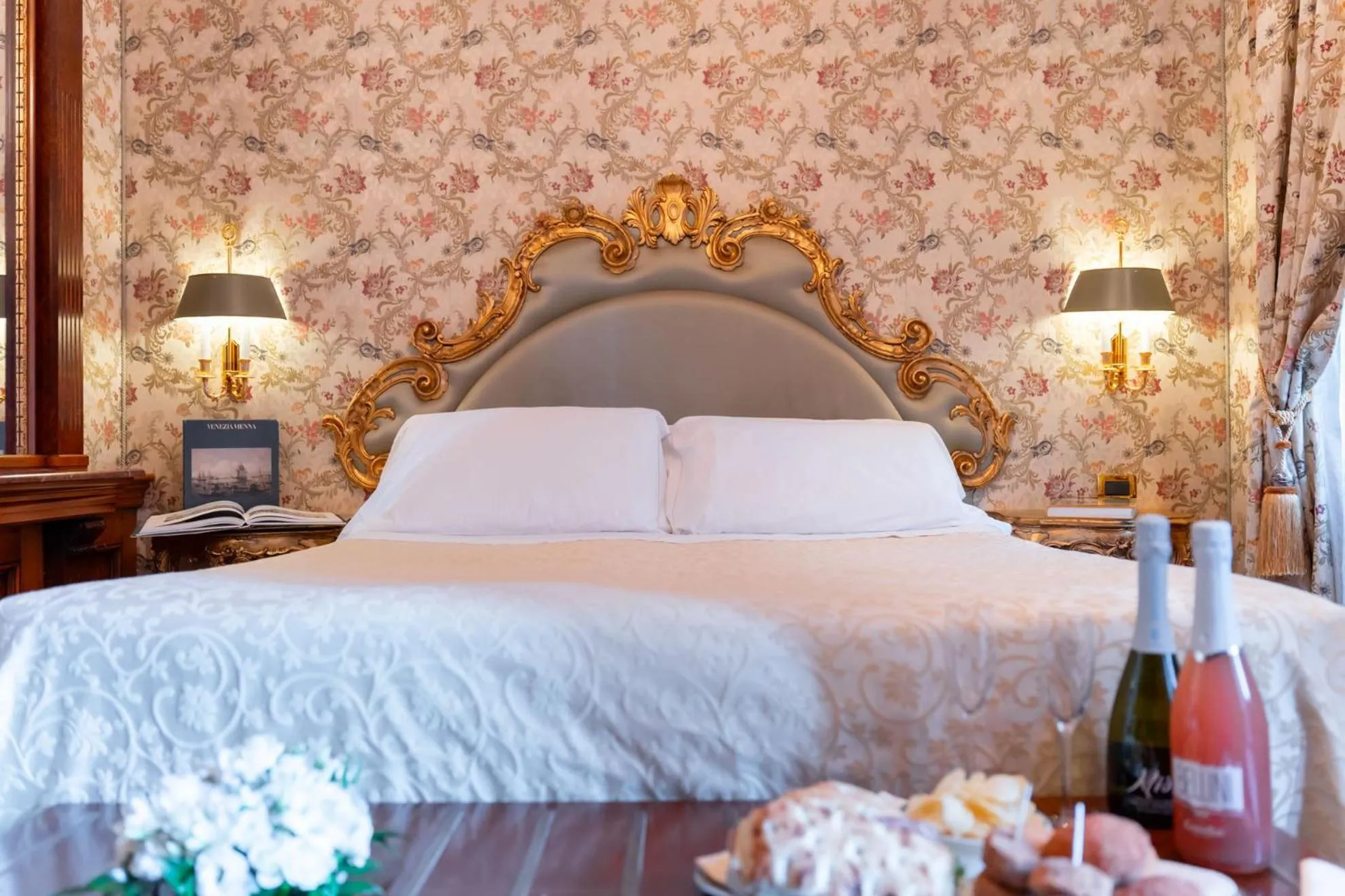 Bedroom, Bed in Bellevue Luxury Rooms - San Marco Luxury