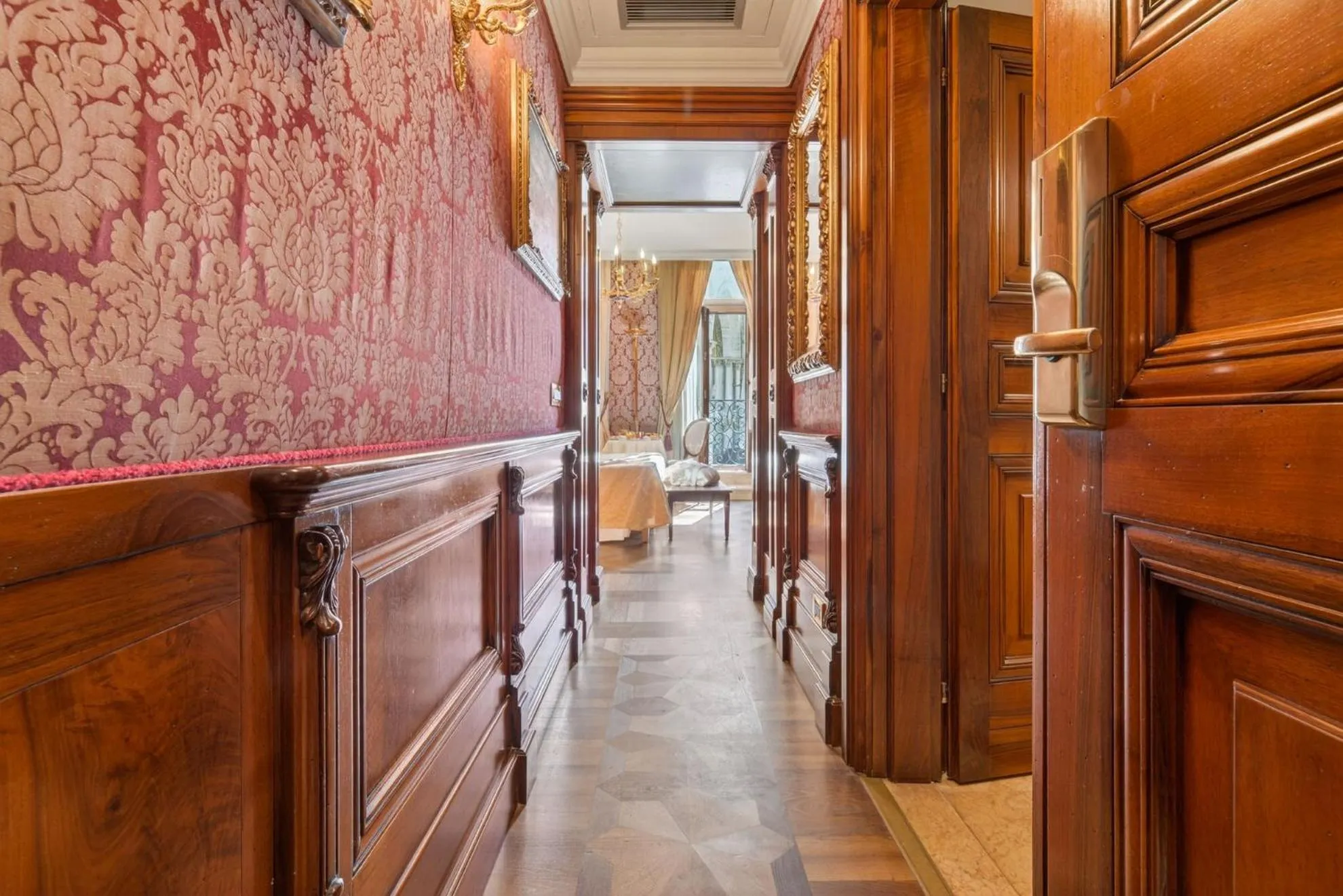 Bedroom in Bellevue Luxury Rooms - San Marco Luxury