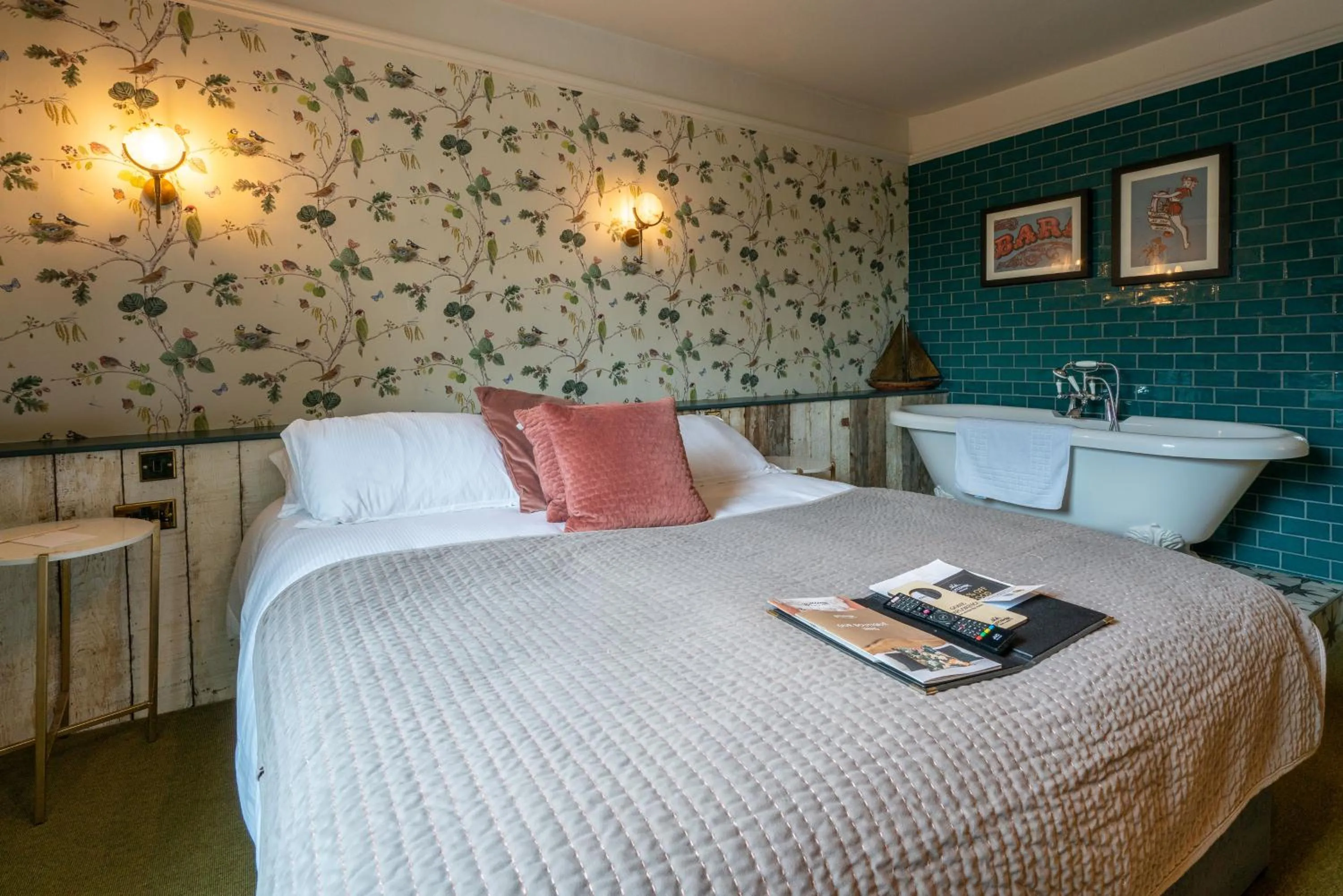 Bed in The Dundas Arms