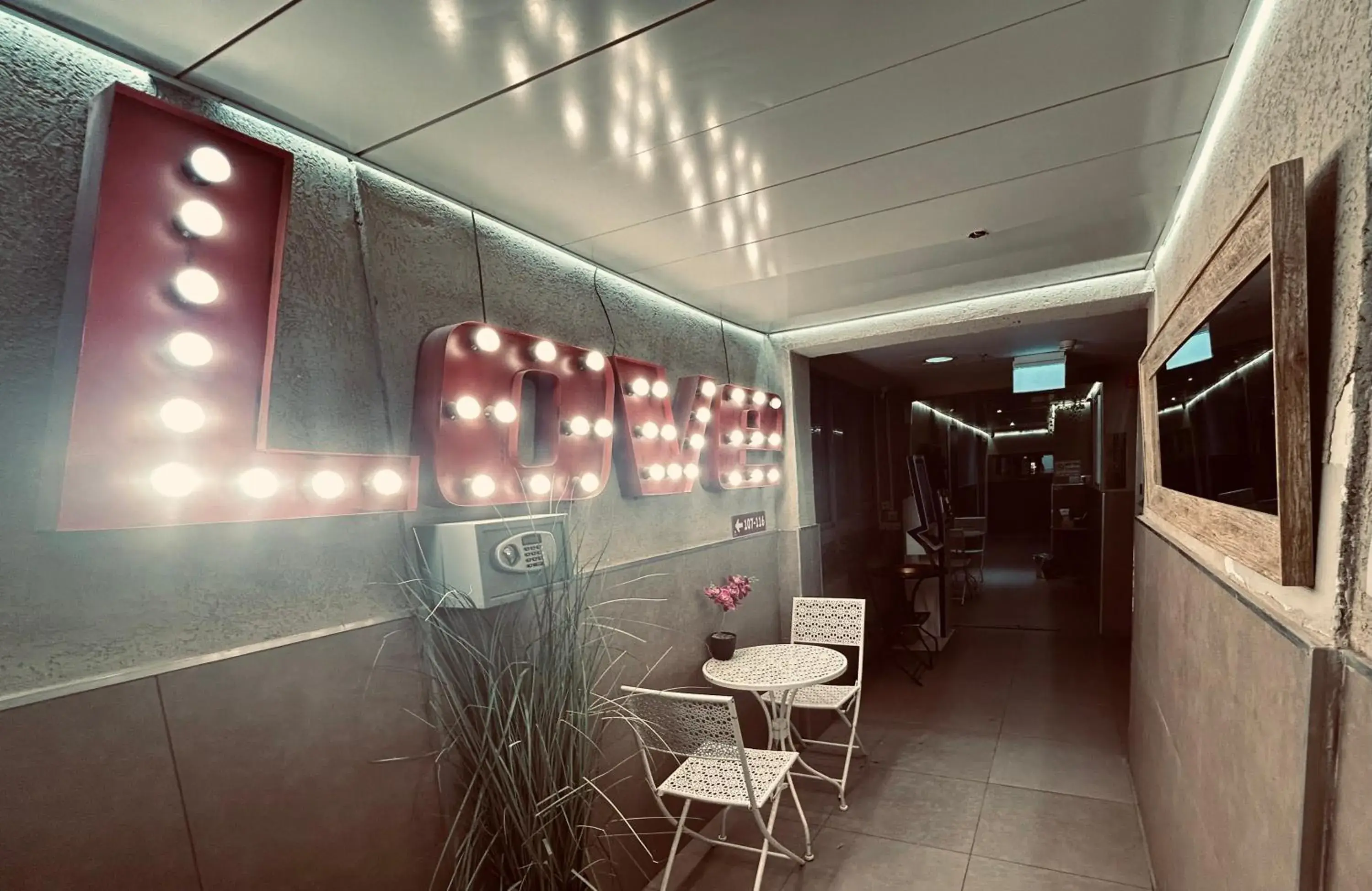 Property building in Amdar boutique Property building in Amdar boutique