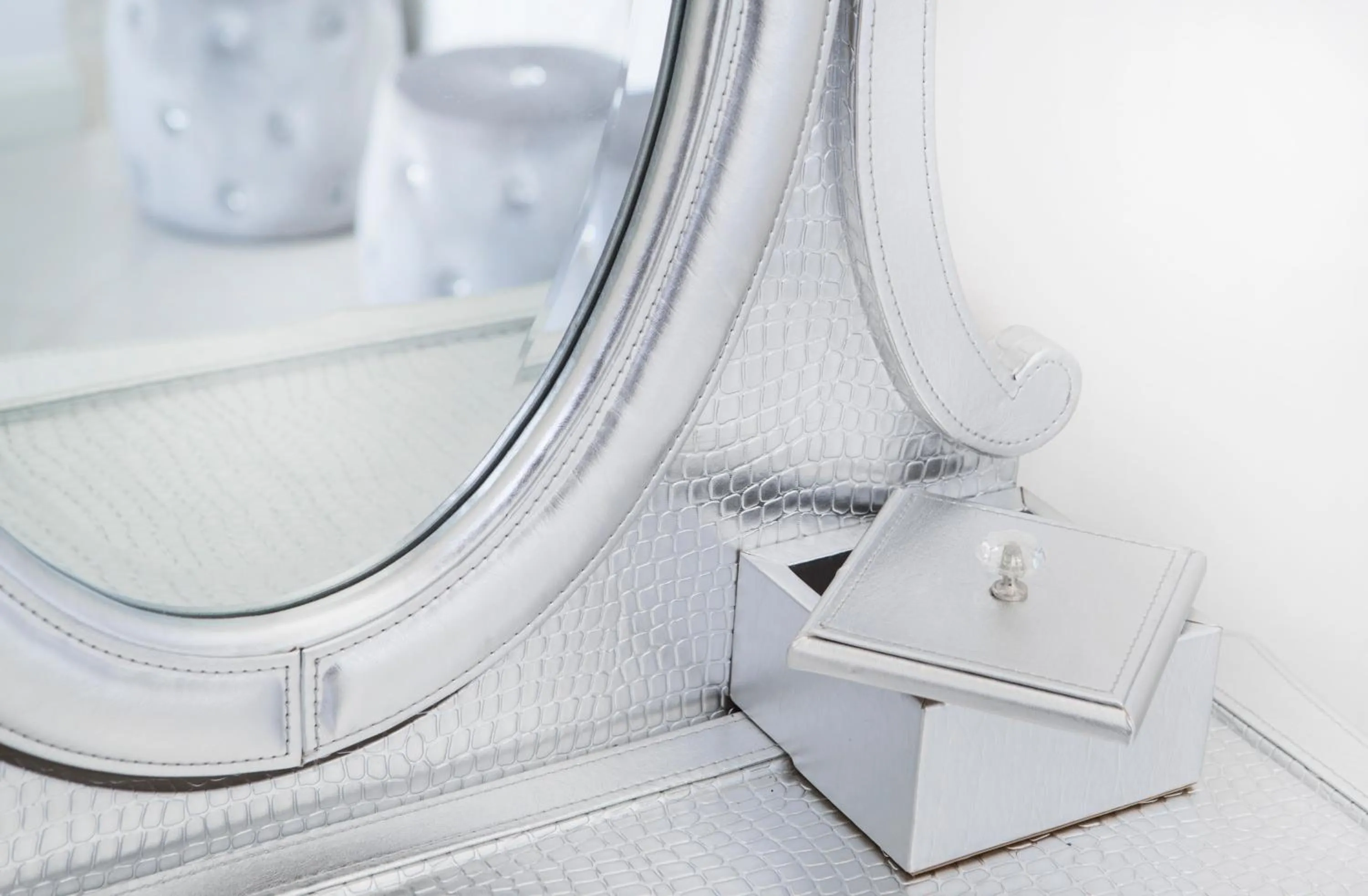 Decorative detail in B&B The Divine