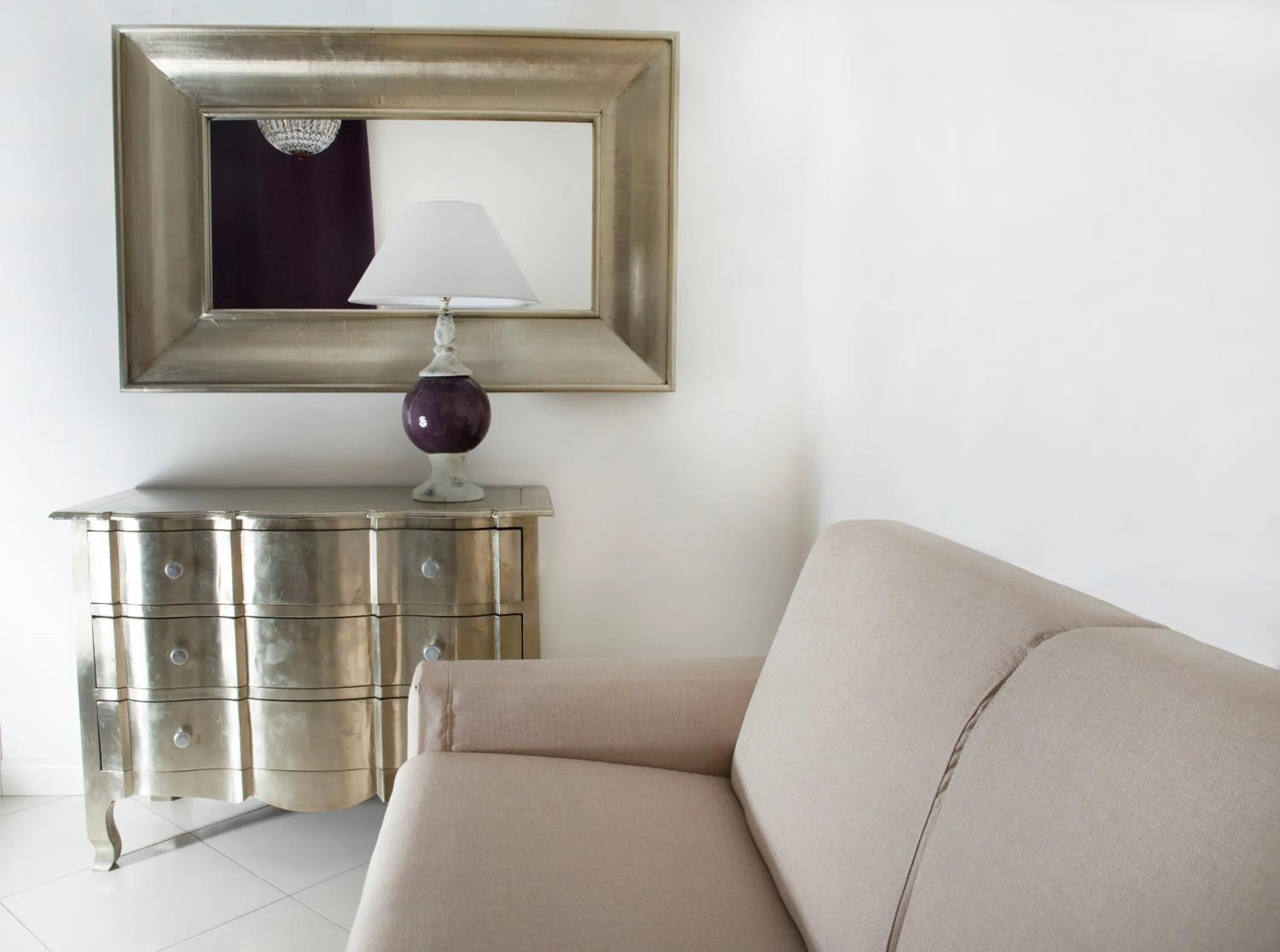 Decorative detail in B&B The Divine