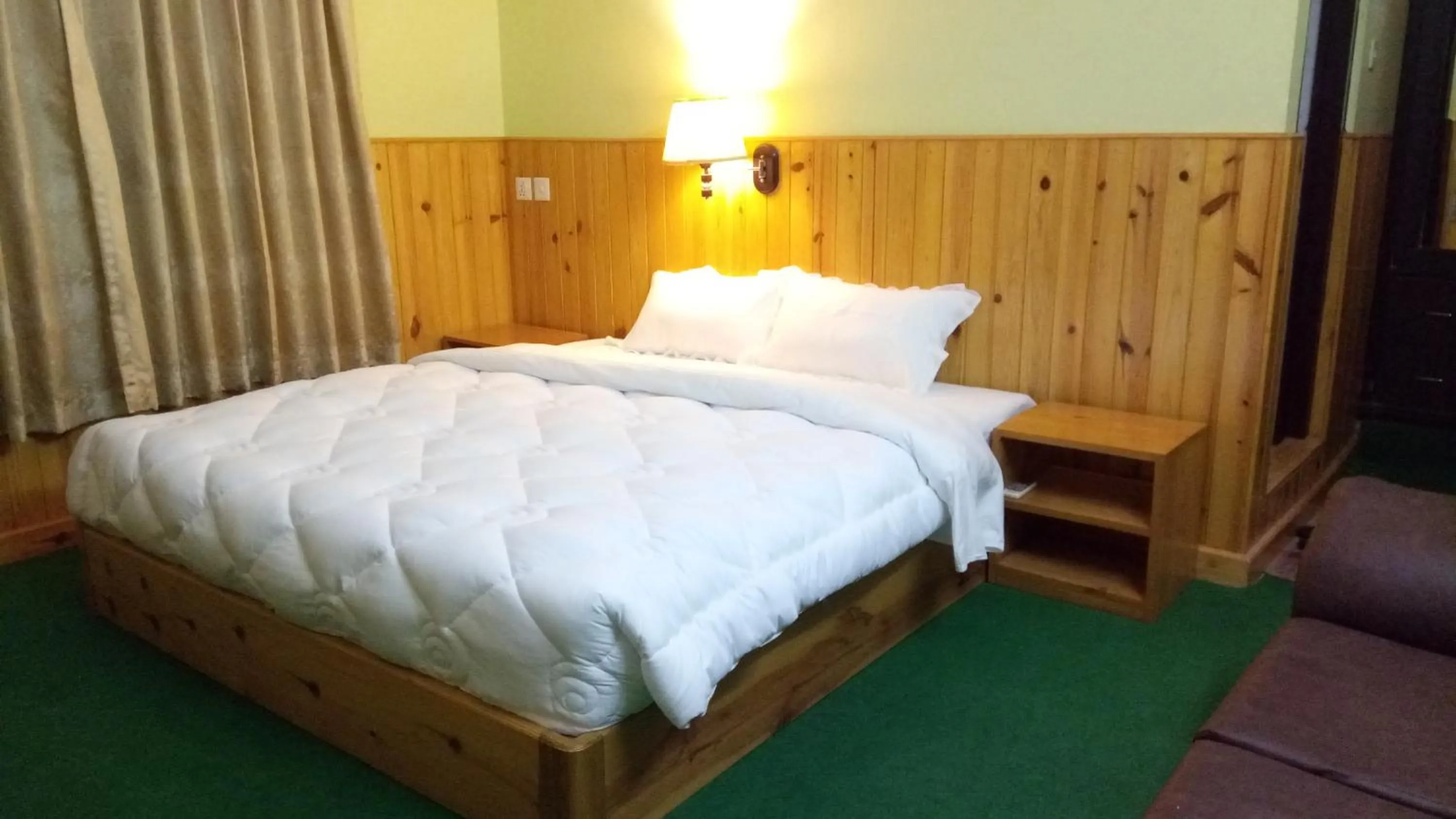 Bed in New Pokhara Lodge - Pokhara Lakeside