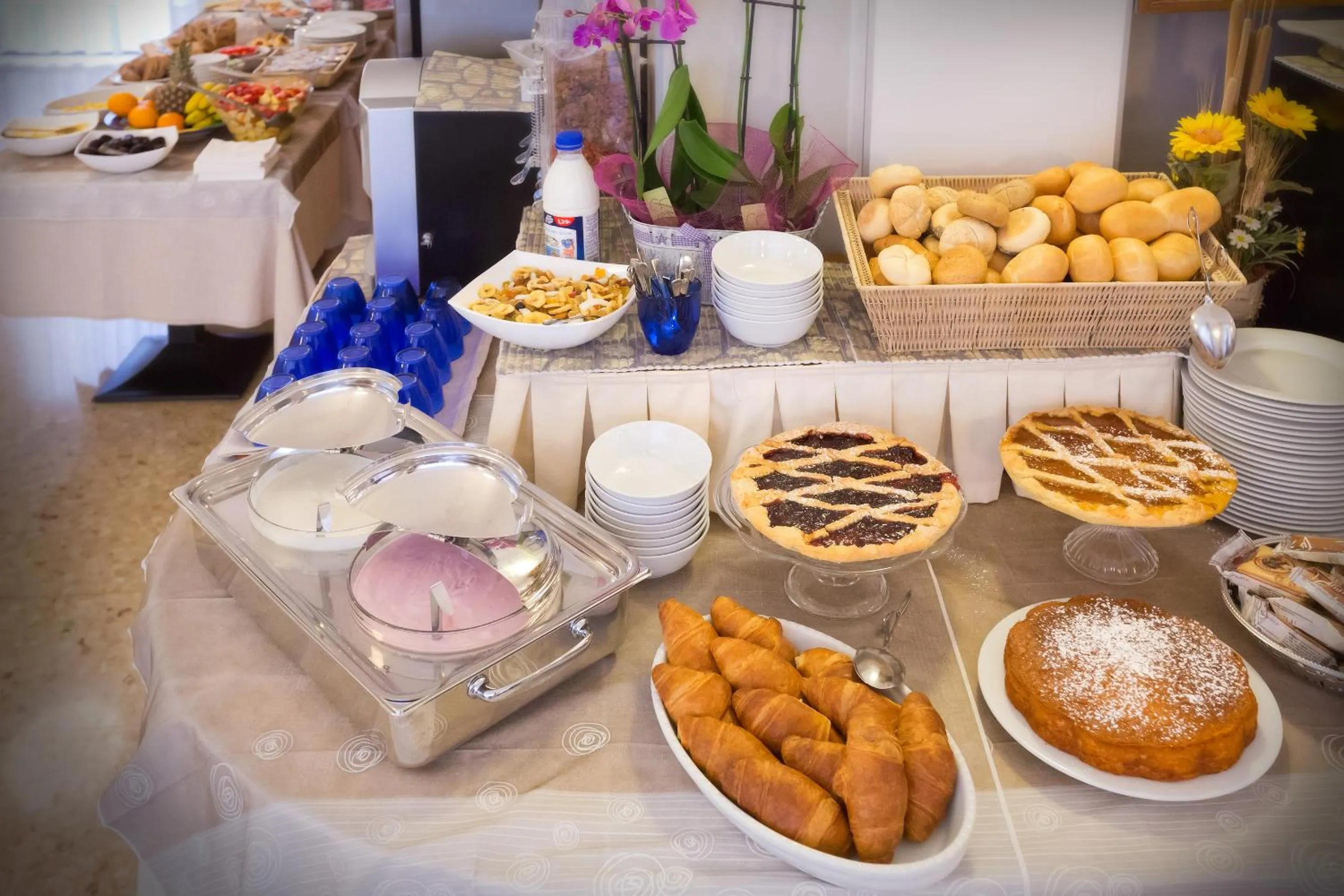 Food and drinks in Hotel Etna