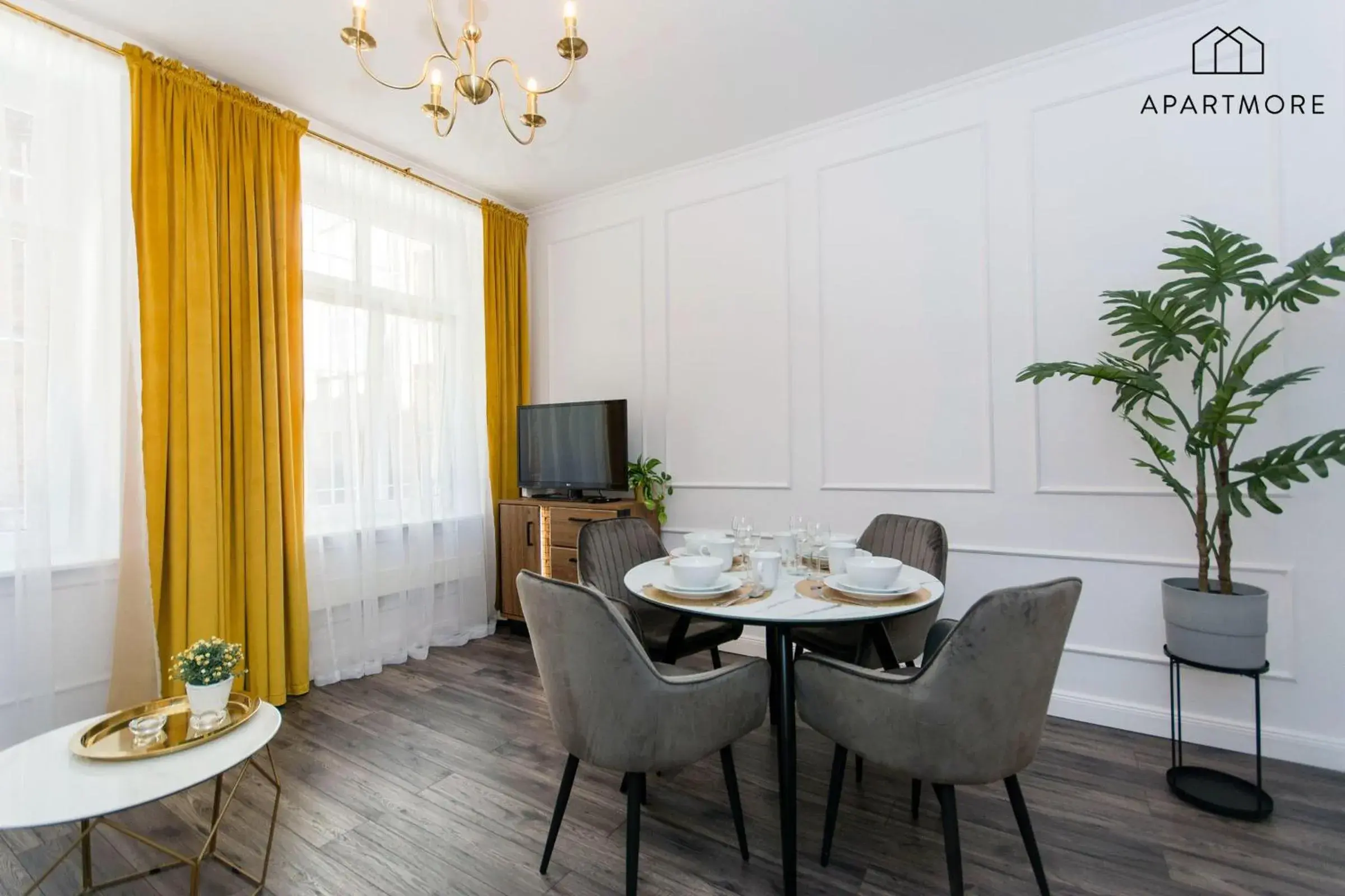 One-Bedroom Apartment - bez parkingu - ul. Świętojańska 50 in Old Town by Apartmore One-Bedroom Apartment - bez parkingu - ul. Świętojańska 50 in Old Town by Apartmore