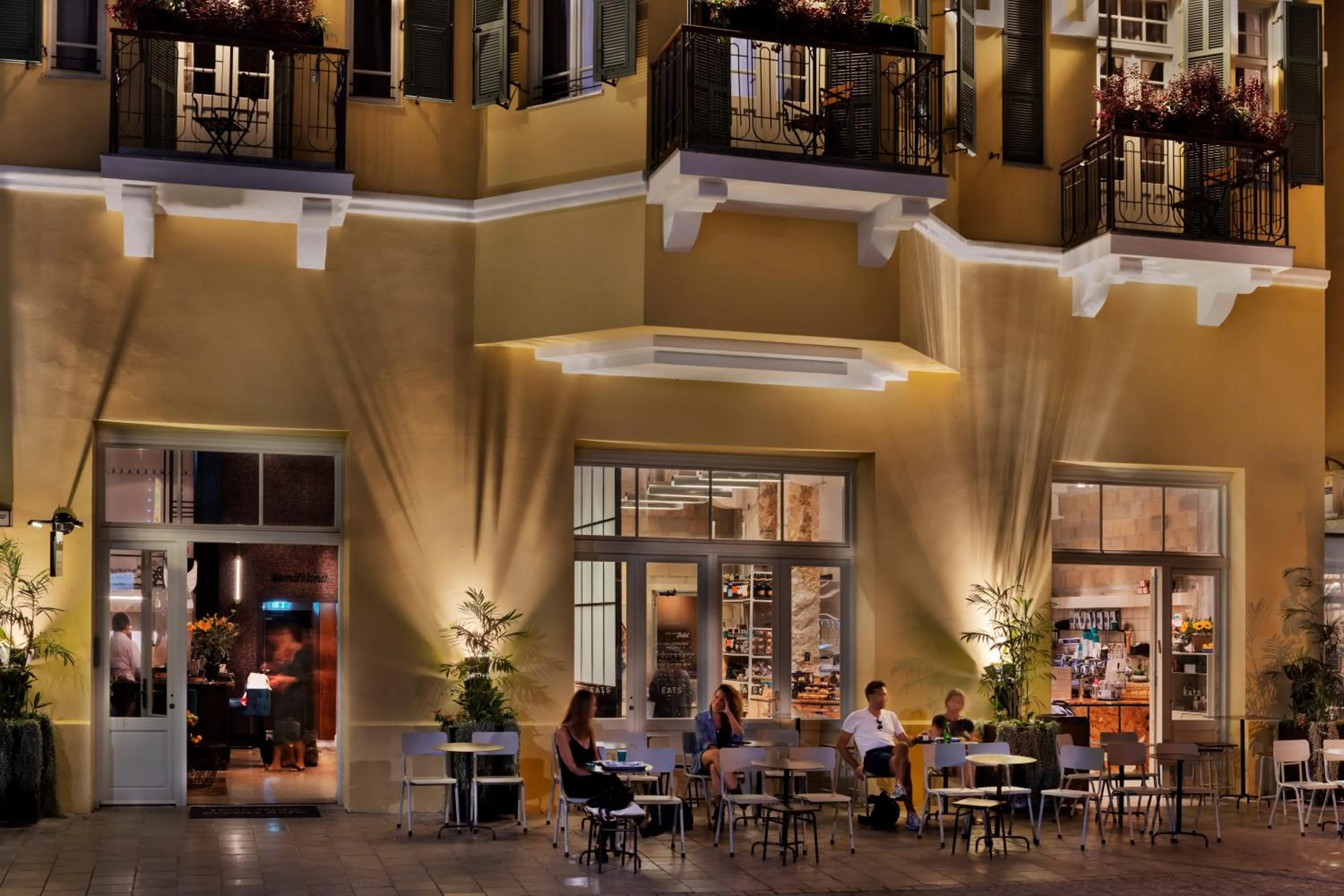 Restaurant/places to eat in Sam&Blondi