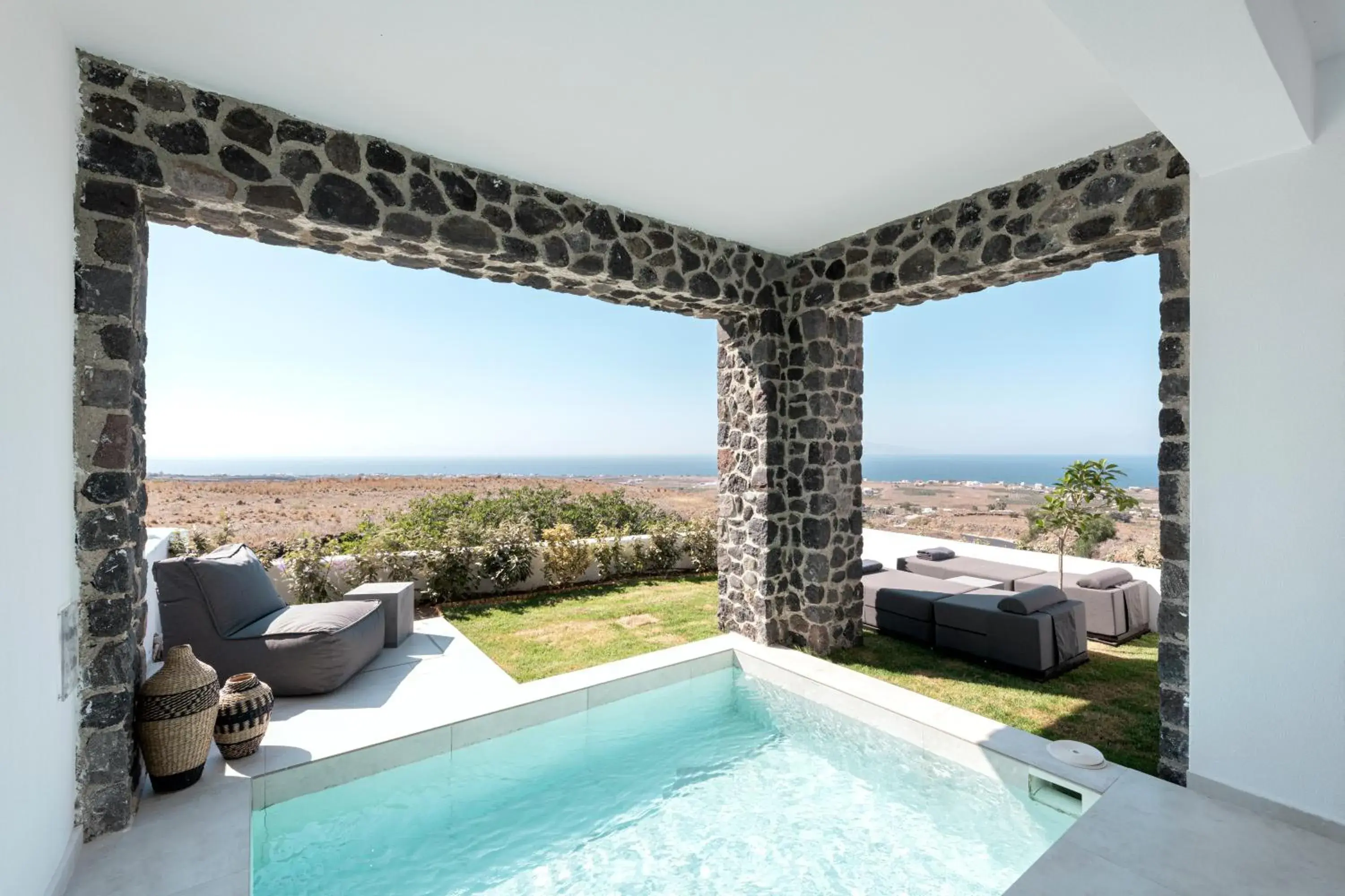 Day in Secret View Hotel Day in Secret View Hotel