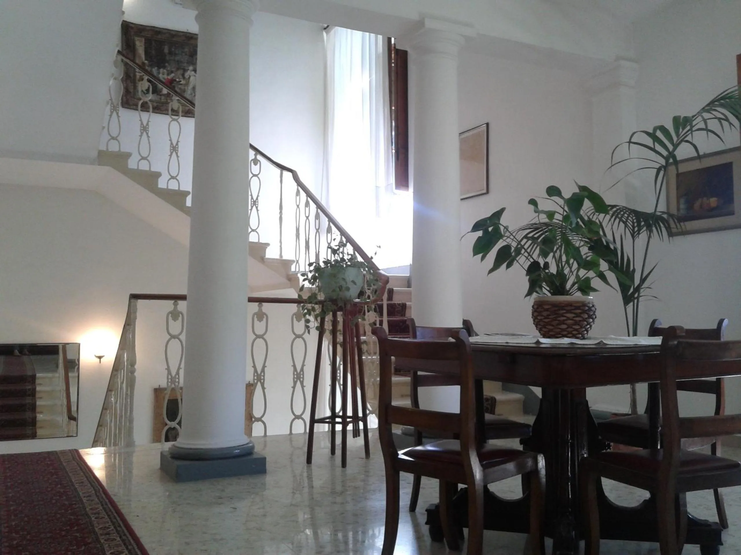 Communal lounge/ TV room in Albergo Roma