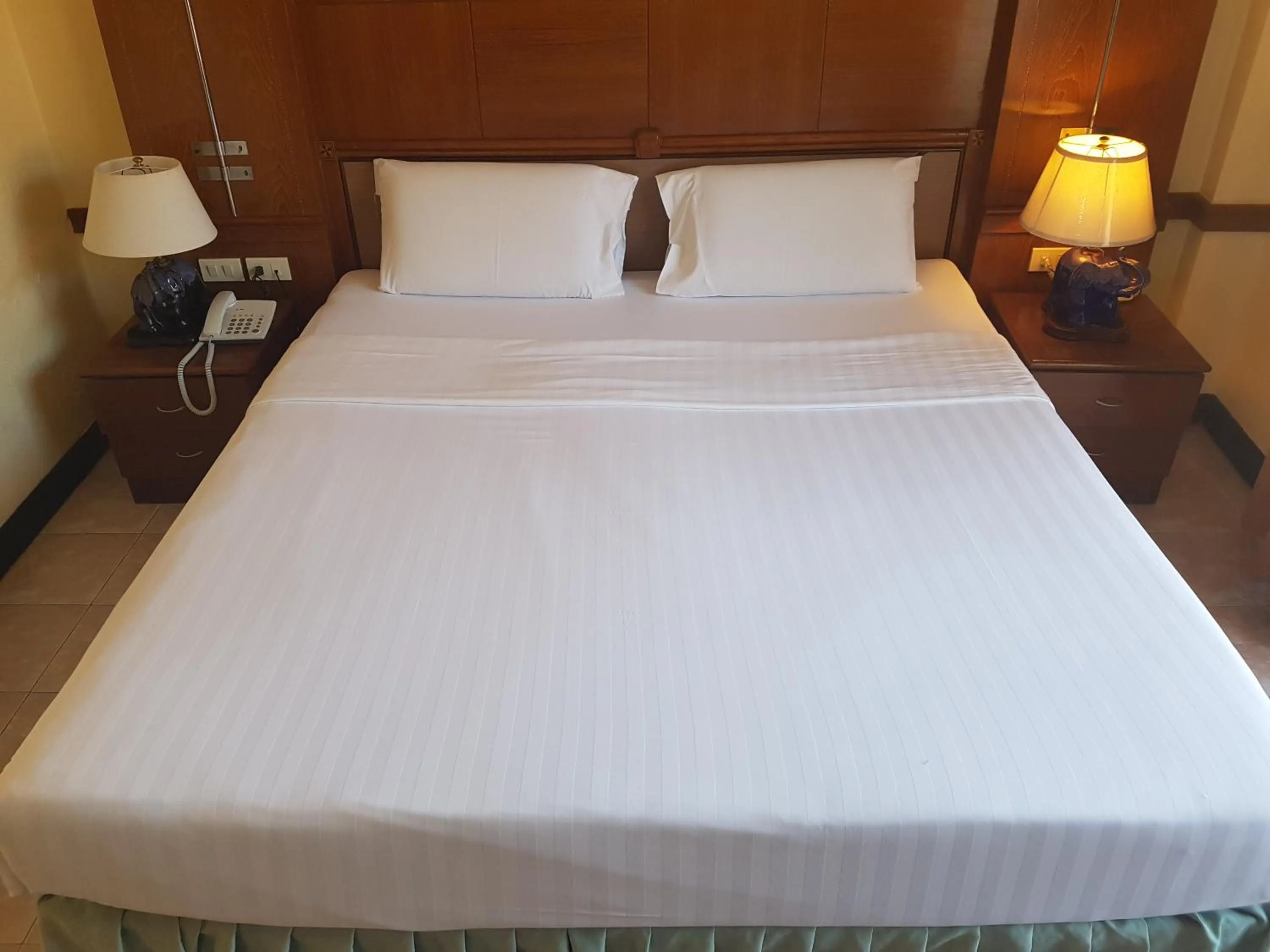 Bed in Phi Phi Hotel