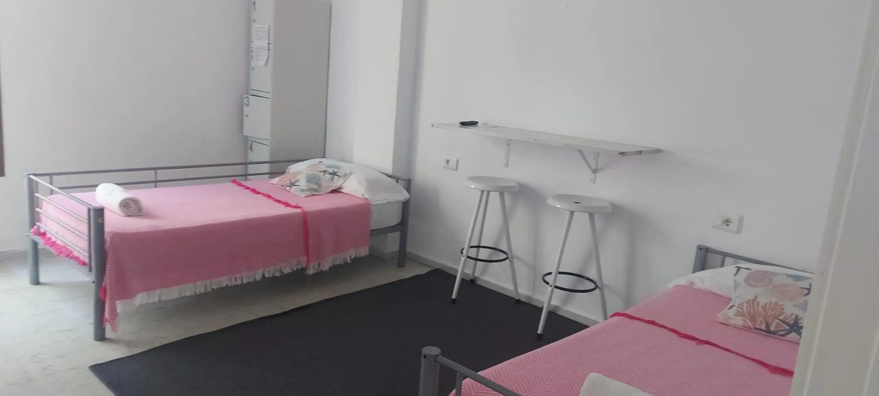 Twin Room with Shared Bathroom in Coordenadas Ibiza Twin Room with Shared Bathroom in Coordenadas Ibiza