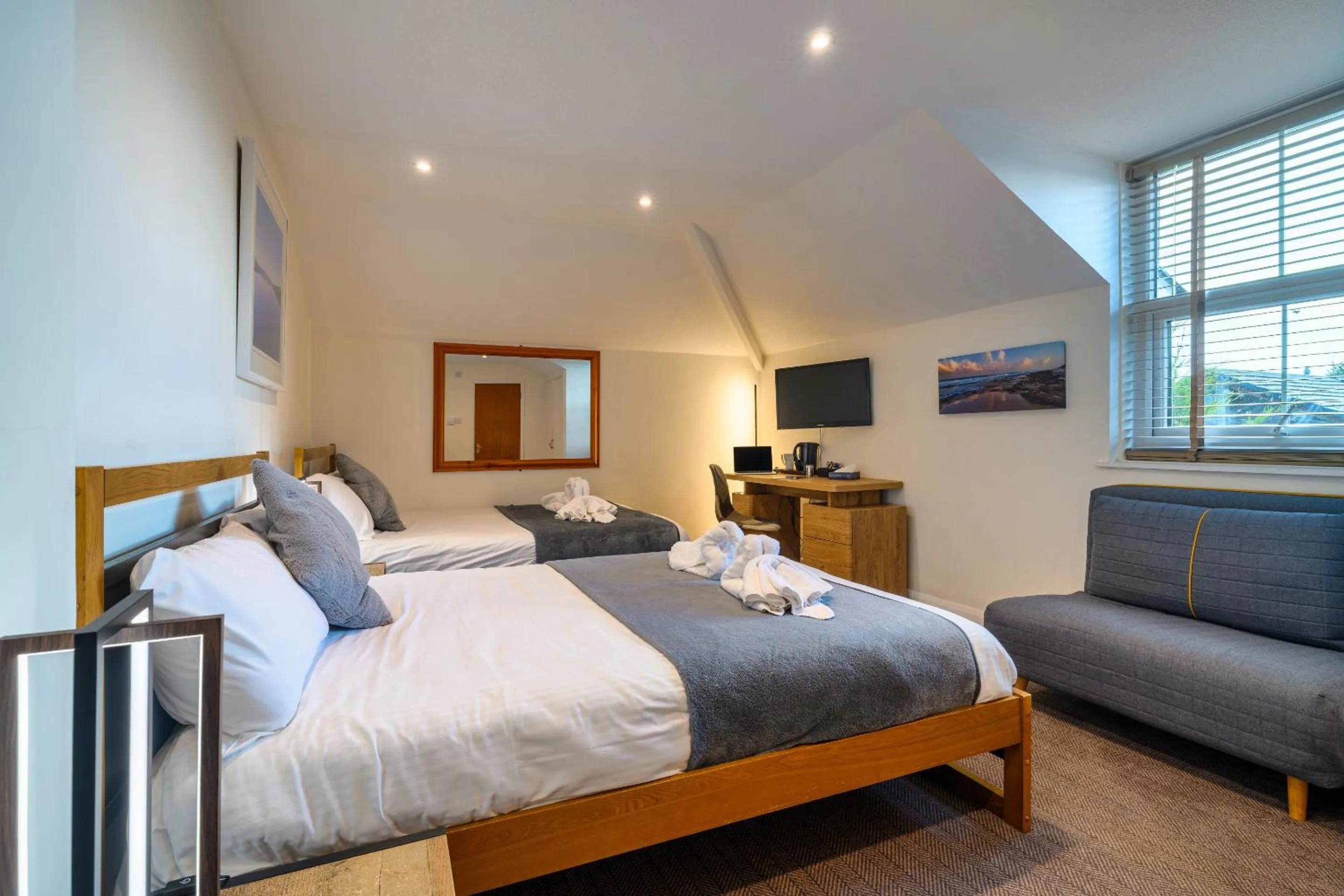 Bedroom, Bed in The Victoria Inn