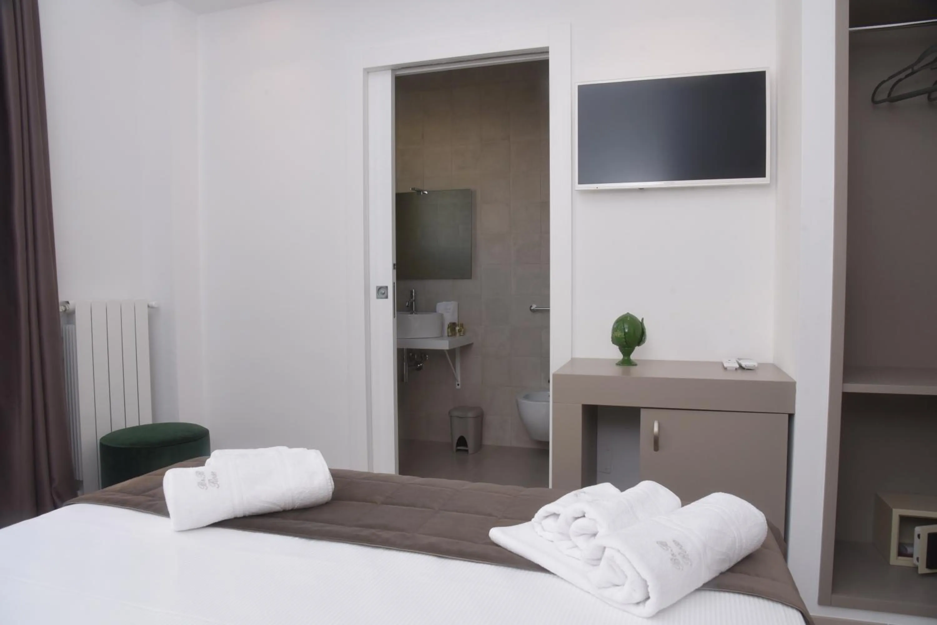 Photo of the whole room, Bed in B&B Rose