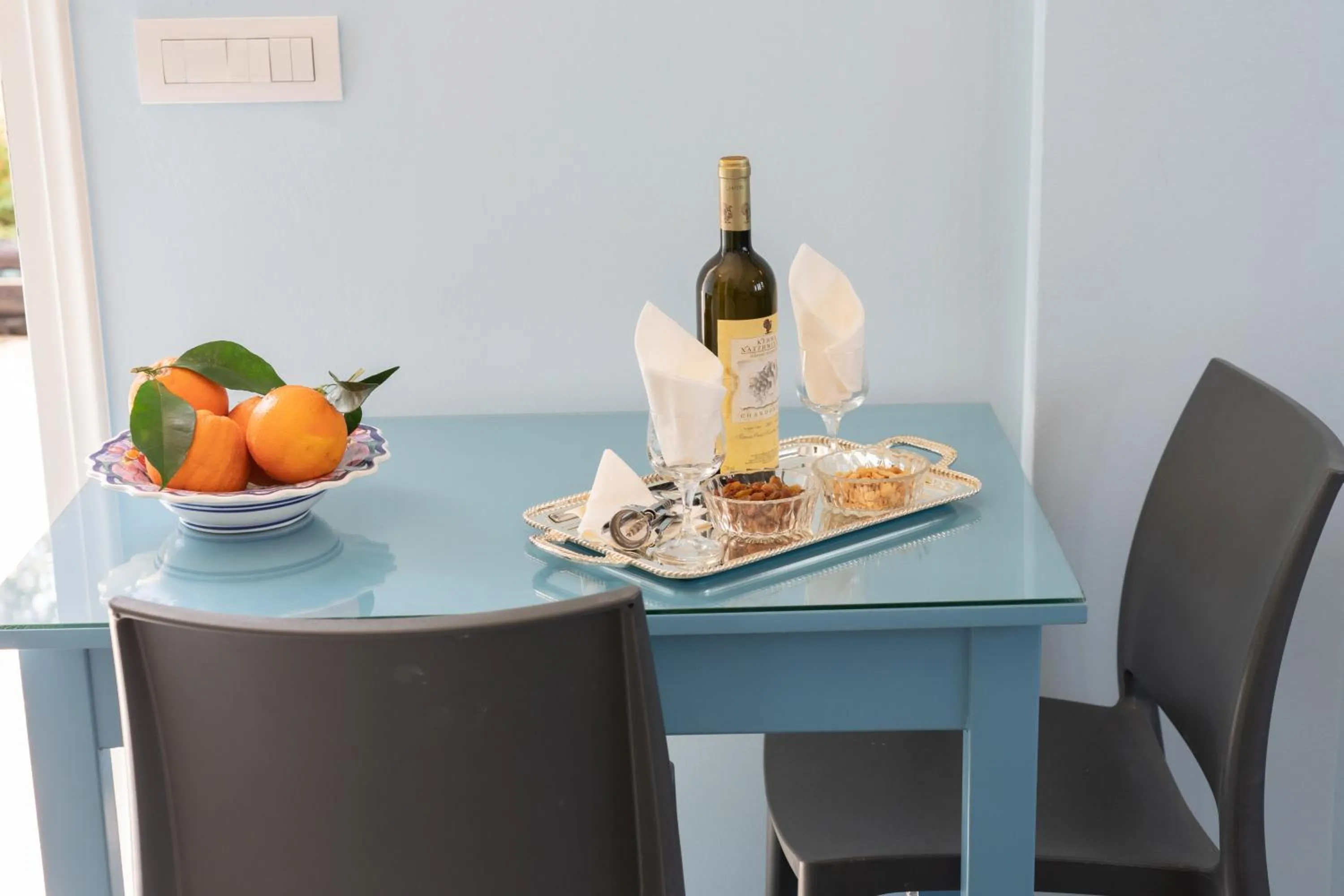 Dining area in Prince Studios