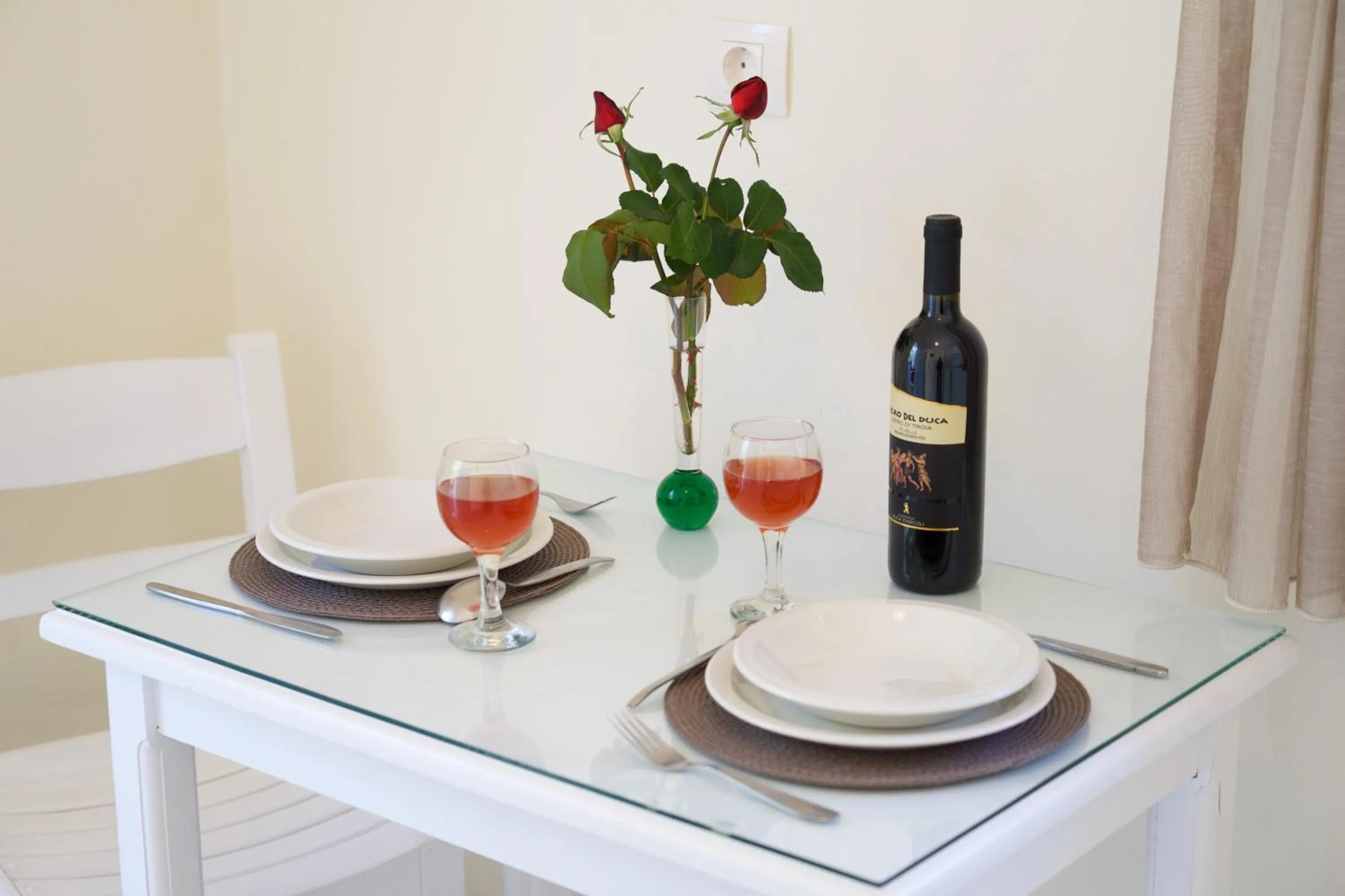 Dining area in Prince Studios