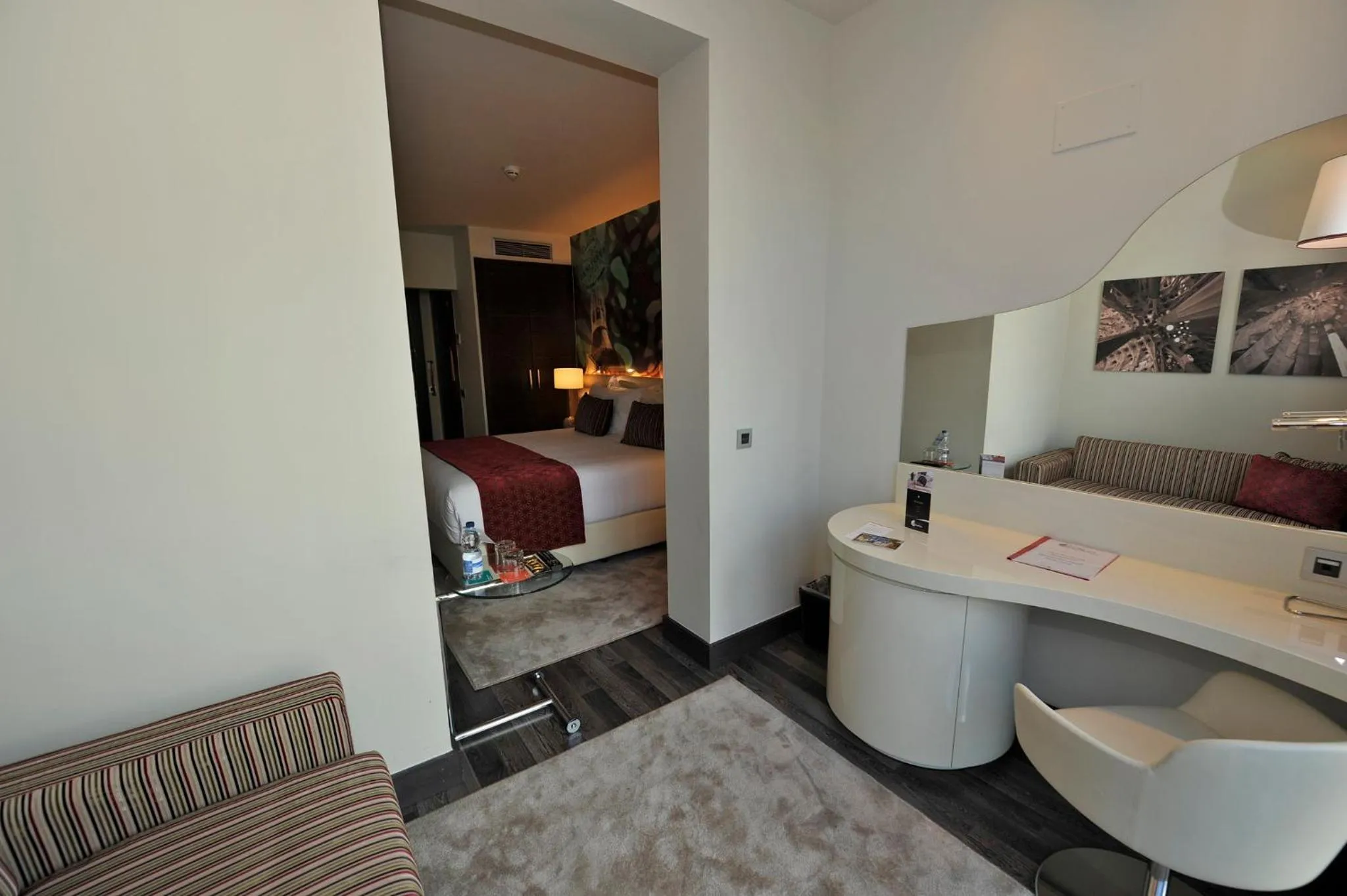 Photo of the whole room, Bed in Hotel Indigo Barcelona - Plaza Catalunya 4Sup by IHG