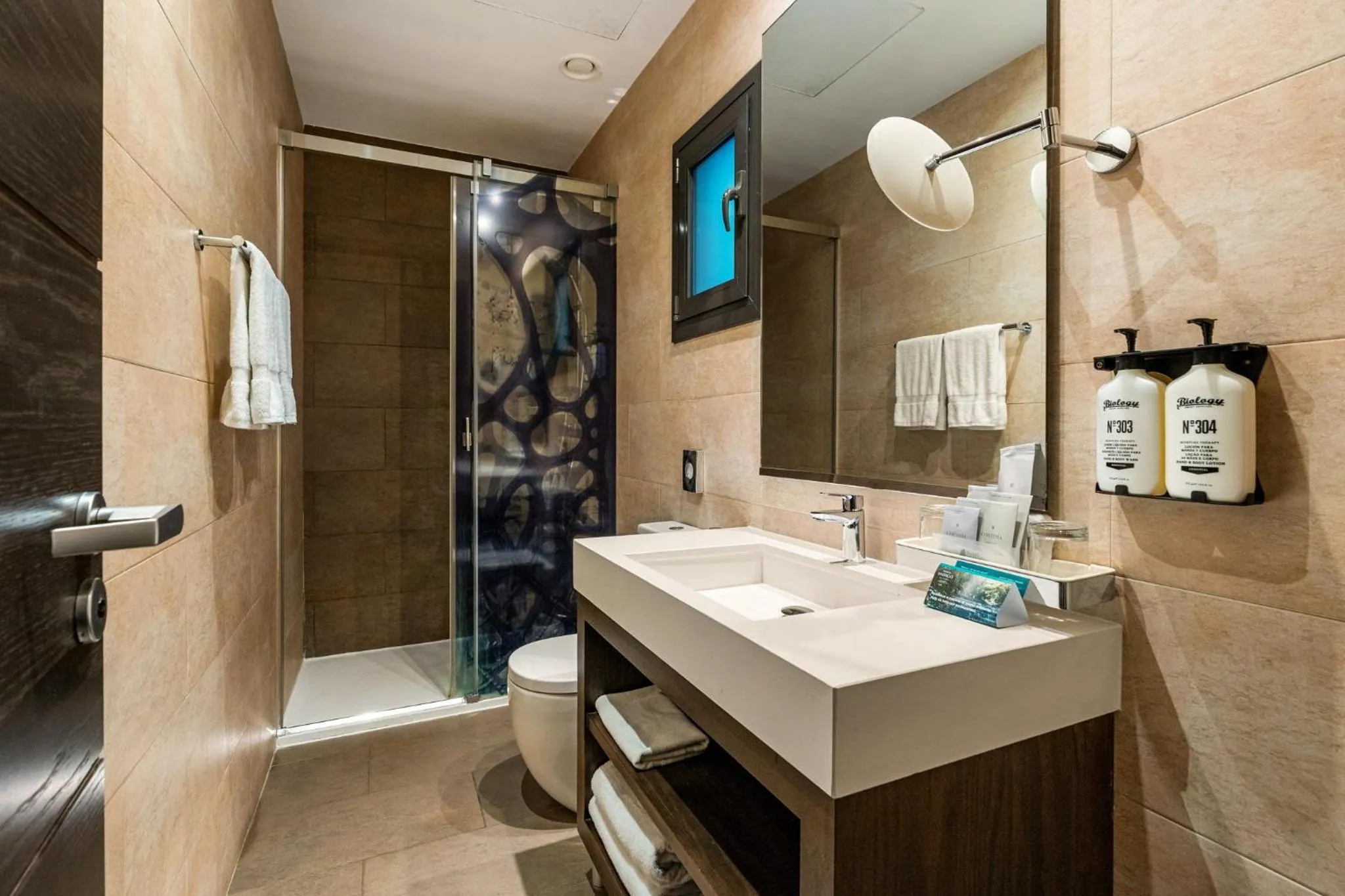 Photo of the whole room in Hotel Indigo Barcelona - Plaza Catalunya 4Sup by IHG