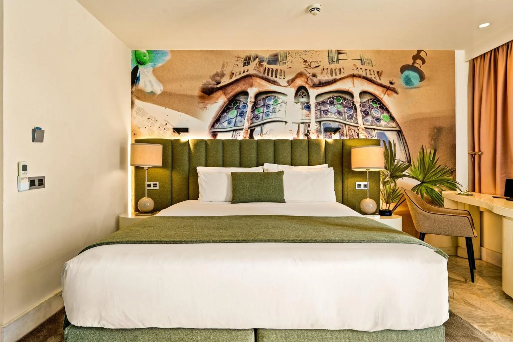 Photo of the whole room, Bed in Hotel Indigo Barcelona - Plaza Catalunya 4Sup by IHG