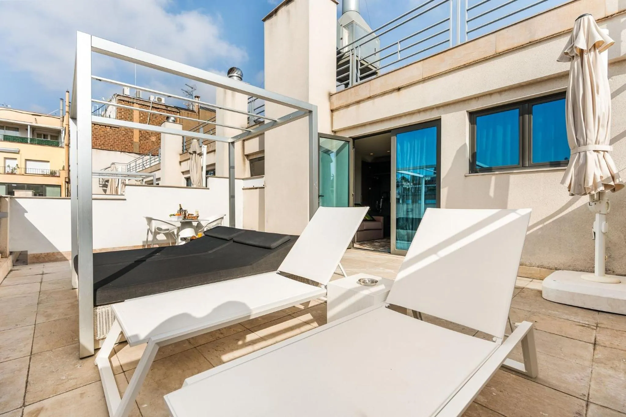 Photo of the whole room in Hotel Indigo Barcelona - Plaza Catalunya 4Sup by IHG