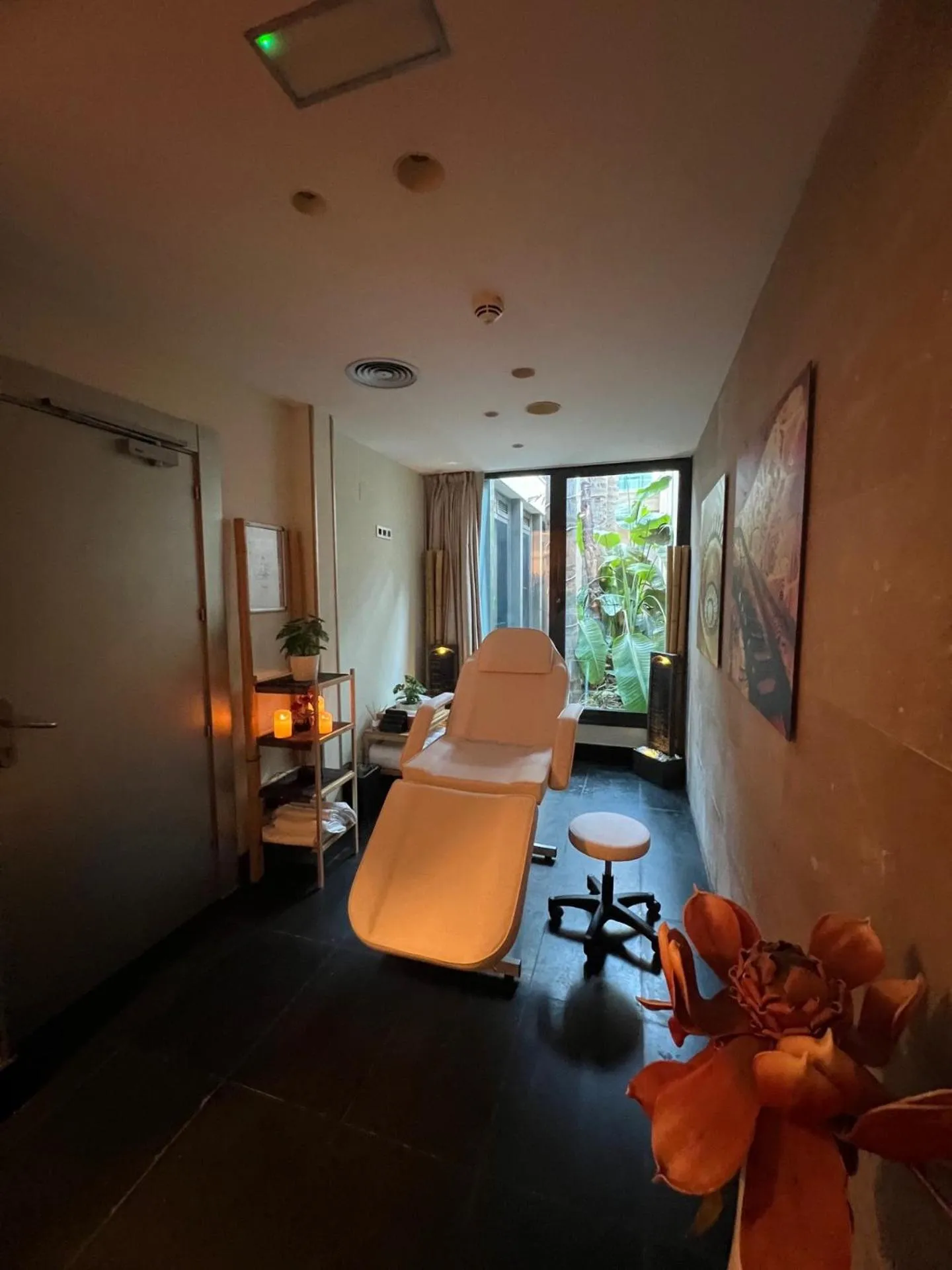 Massage in Hotel Indigo Barcelona - Plaza Catalunya 4Sup by IHG