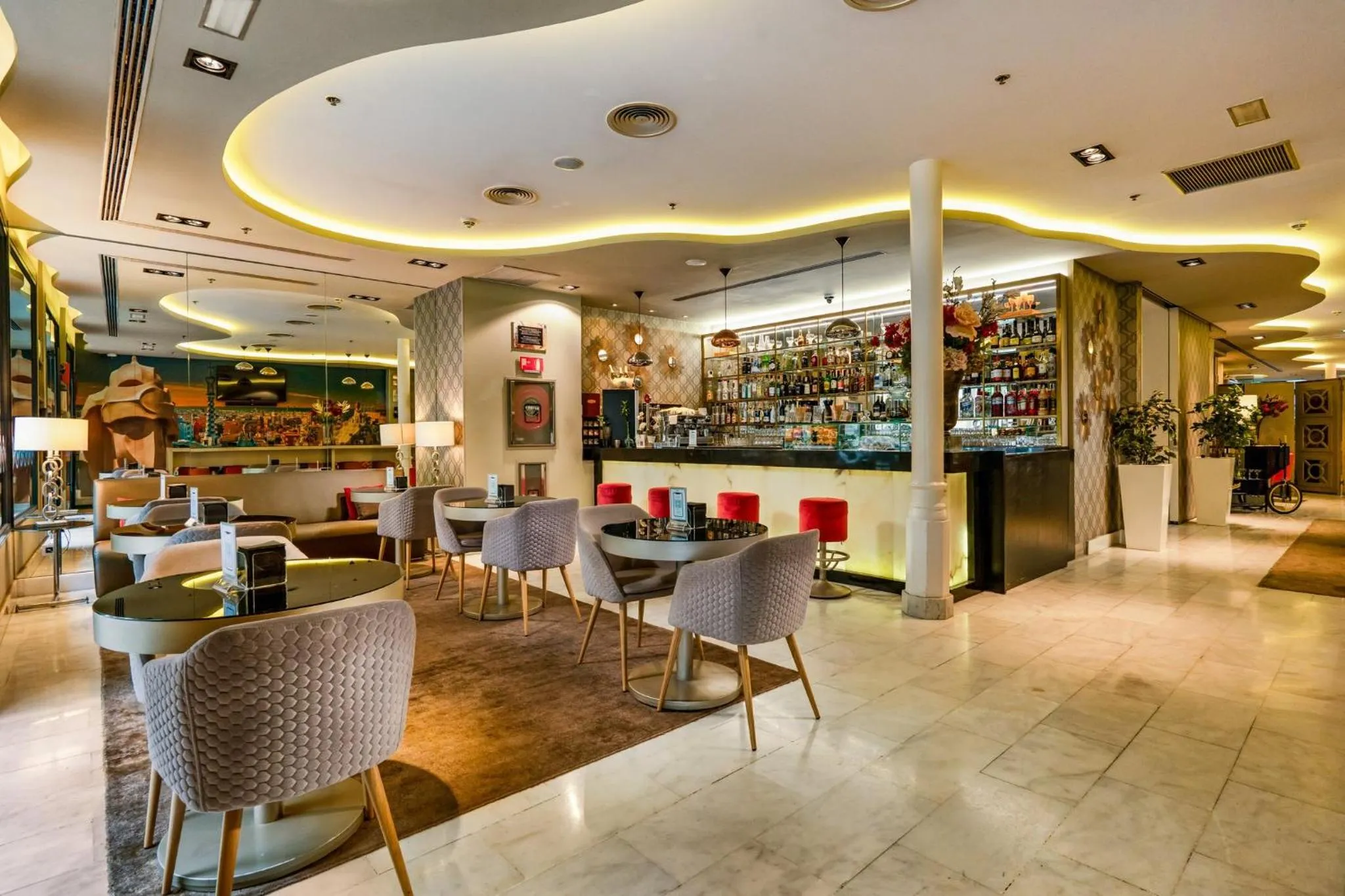 Lounge or bar in Hotel Indigo Barcelona - Plaza Catalunya 4Sup by IHG