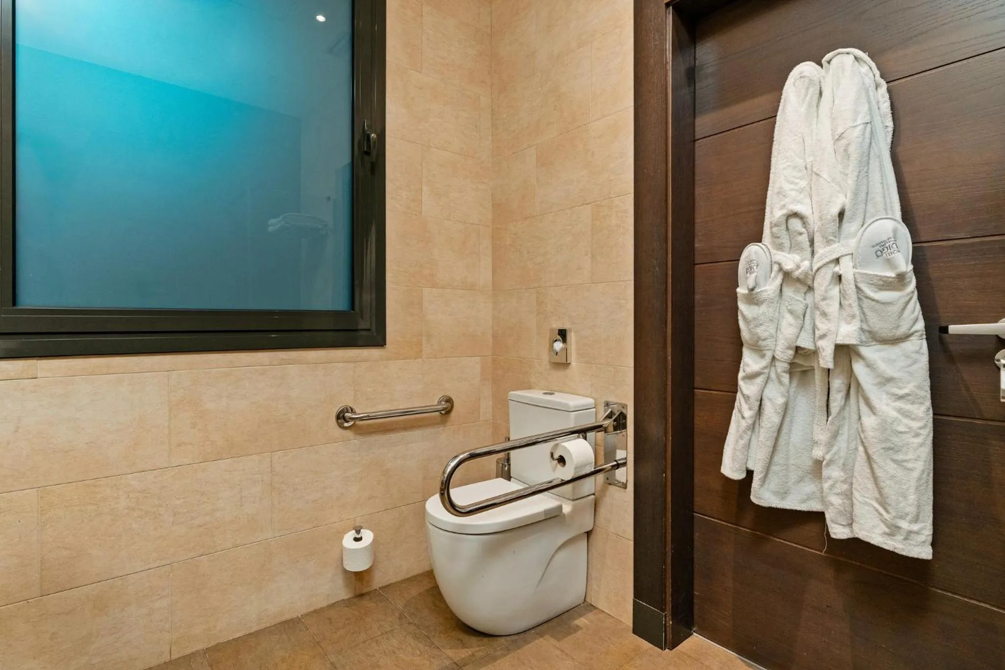 Photo of the whole room in Hotel Indigo Barcelona - Plaza Catalunya 4Sup by IHG