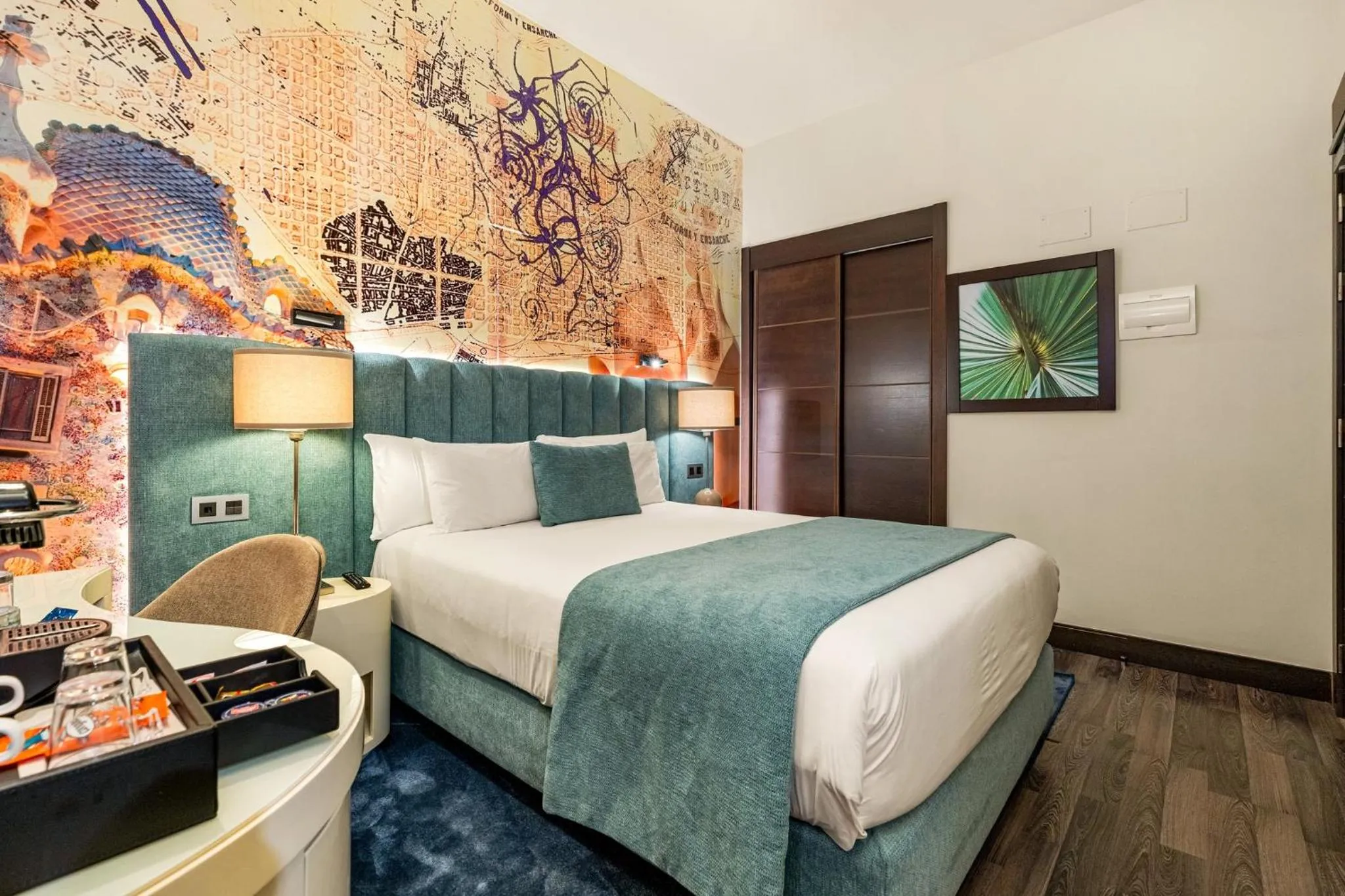 Photo of the whole room, Bed in Hotel Indigo Barcelona - Plaza Catalunya 4Sup by IHG