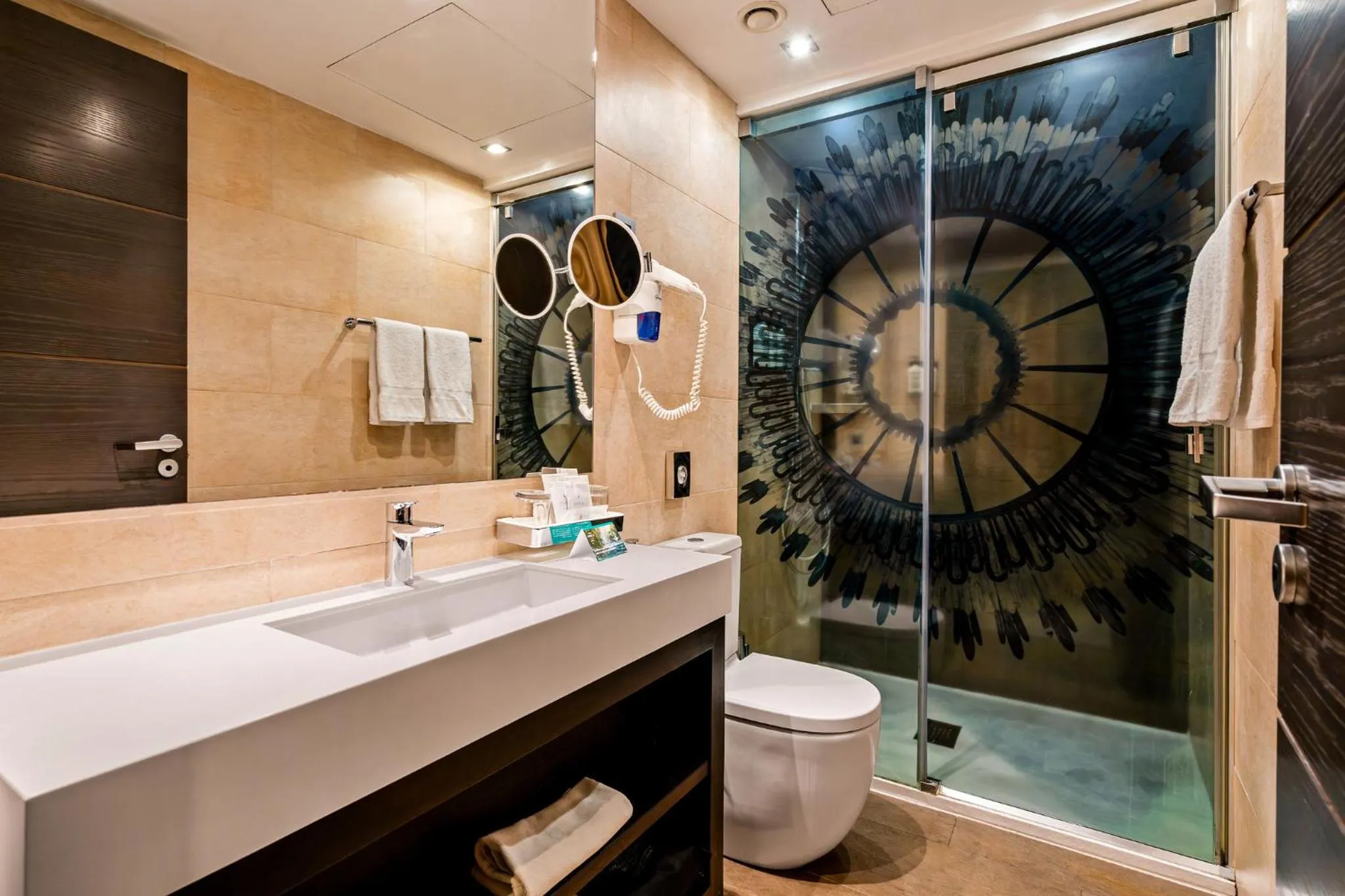 Photo of the whole room in Hotel Indigo Barcelona - Plaza Catalunya 4Sup by IHG