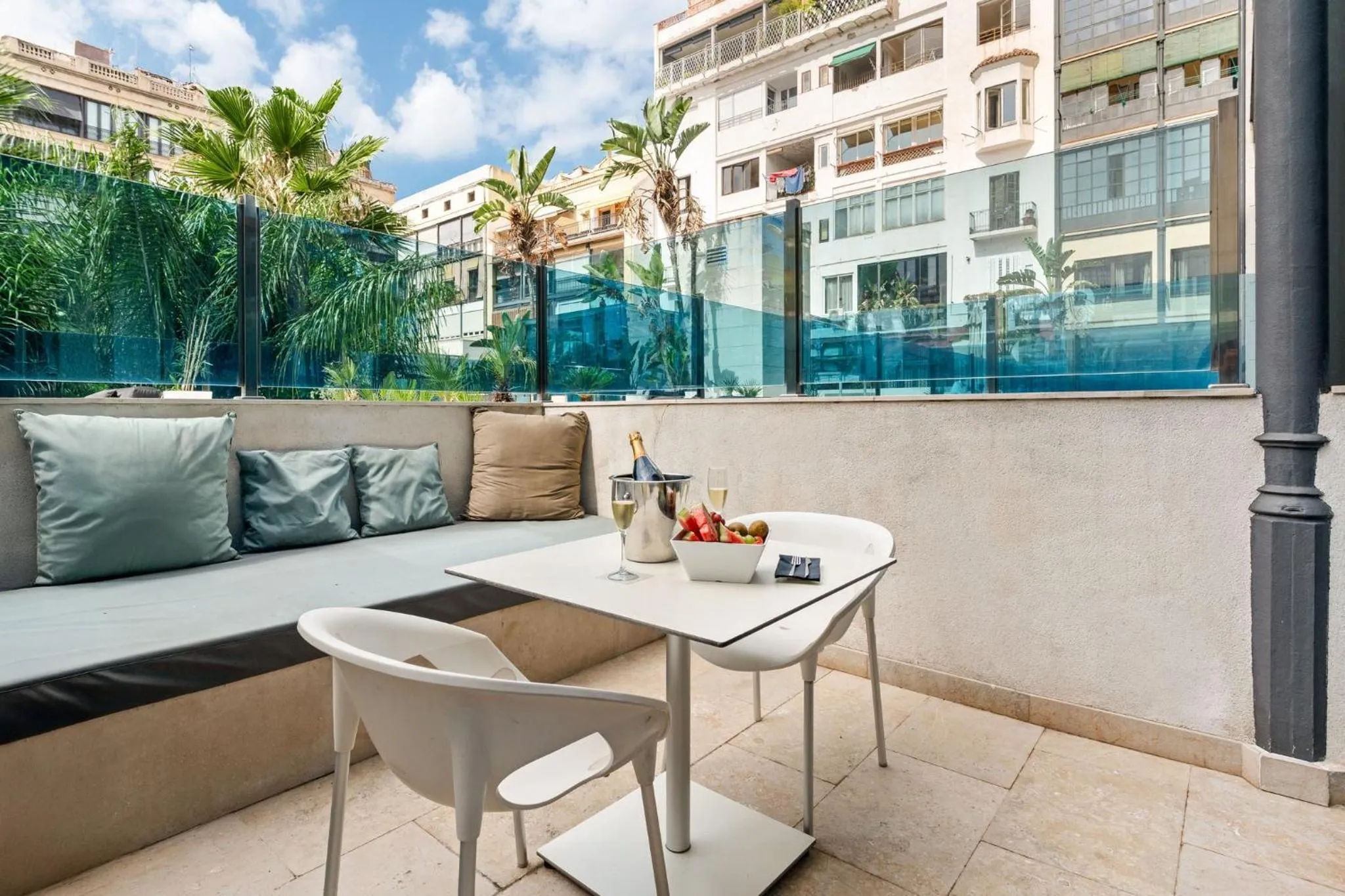 Photo of the whole room in Hotel Indigo Barcelona - Plaza Catalunya 4Sup by IHG