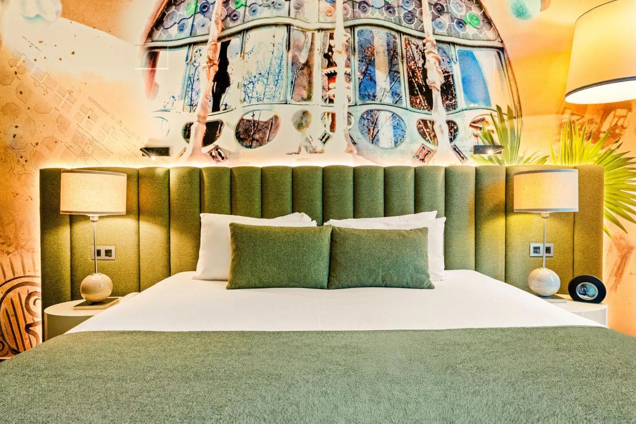 Photo of the whole room, Bed in Hotel Indigo Barcelona - Plaza Catalunya 4Sup by IHG