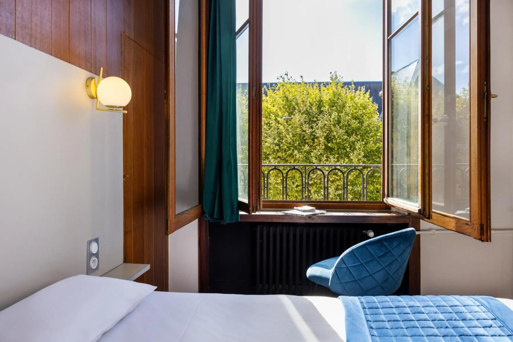 Bed in Hotel Bristol Metz Centre Gare