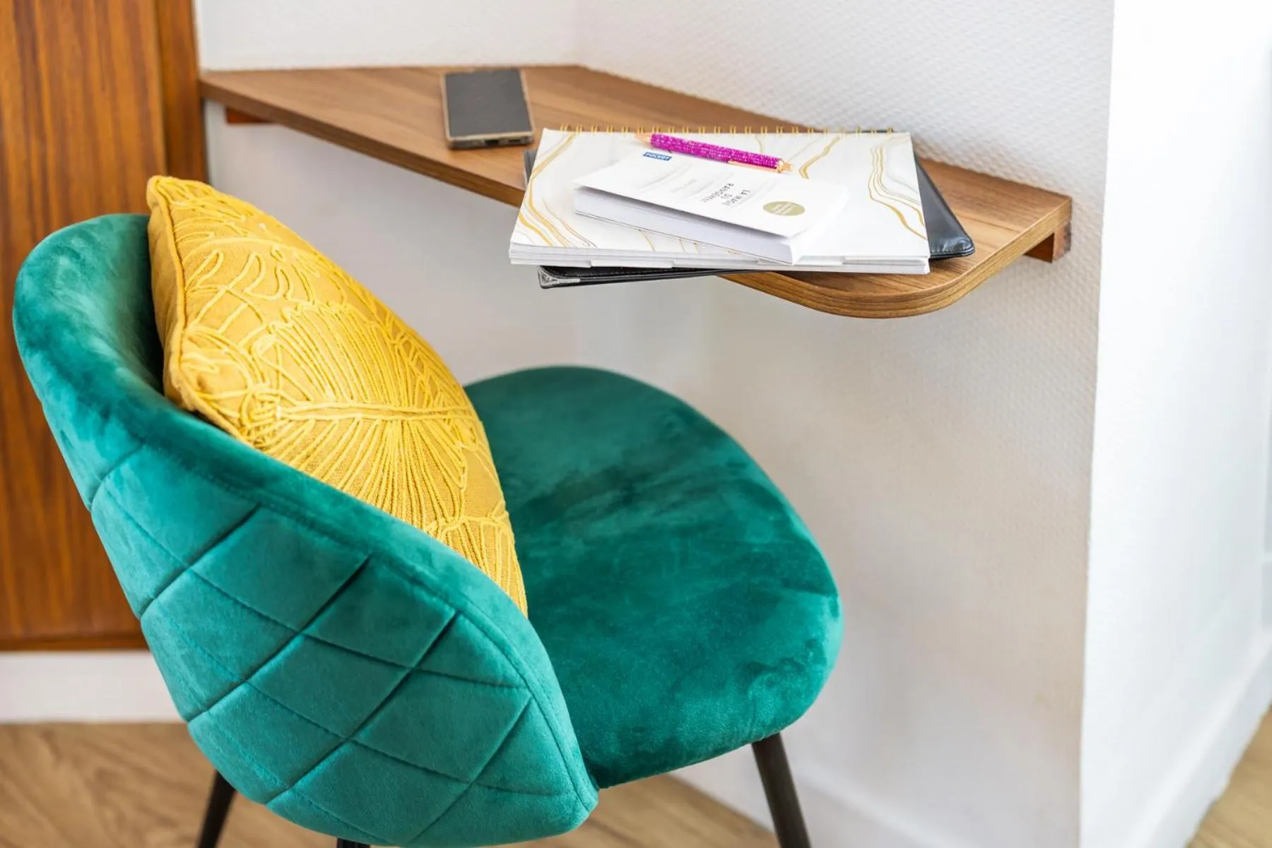 Seating area in Hotel Bristol Metz Centre Gare